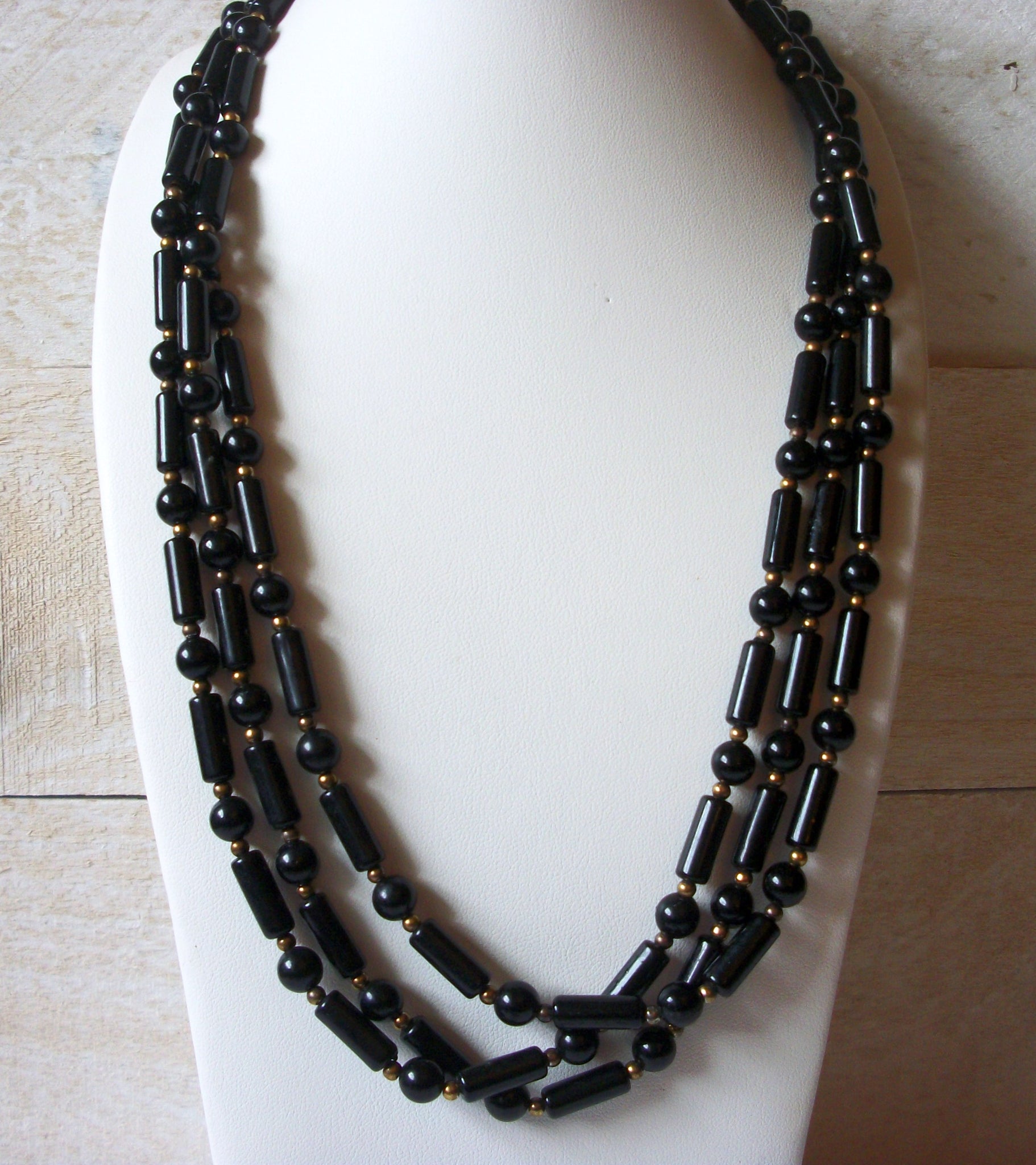 Retro Black Lucite Necklace 52520
