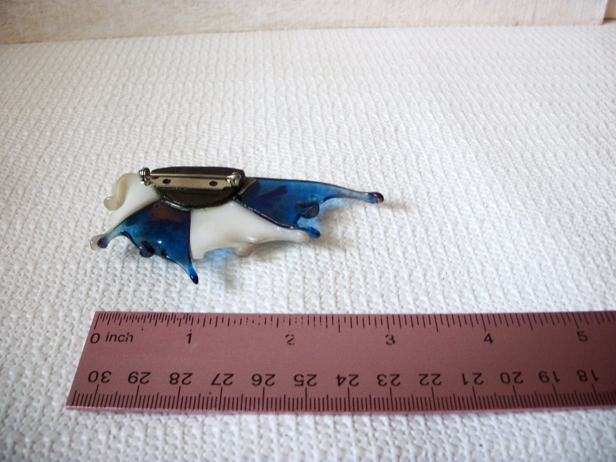 Hand Made Glass Tidal Wave Sea Creature Brooch 52820