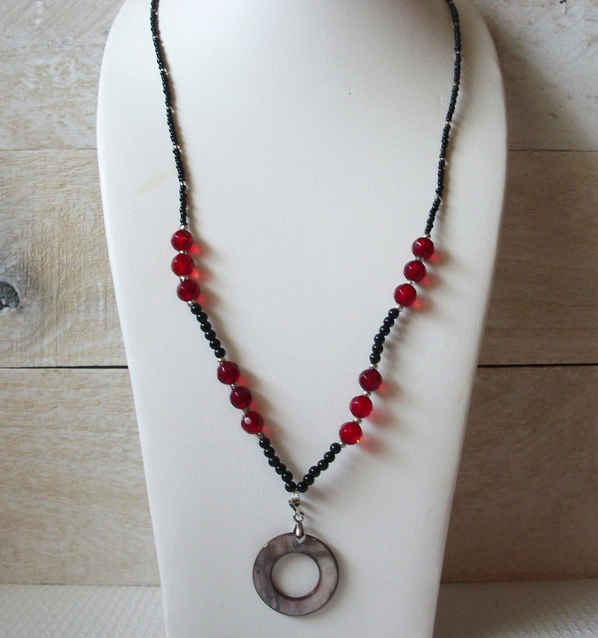 Vintage Red Black Necklace 52920