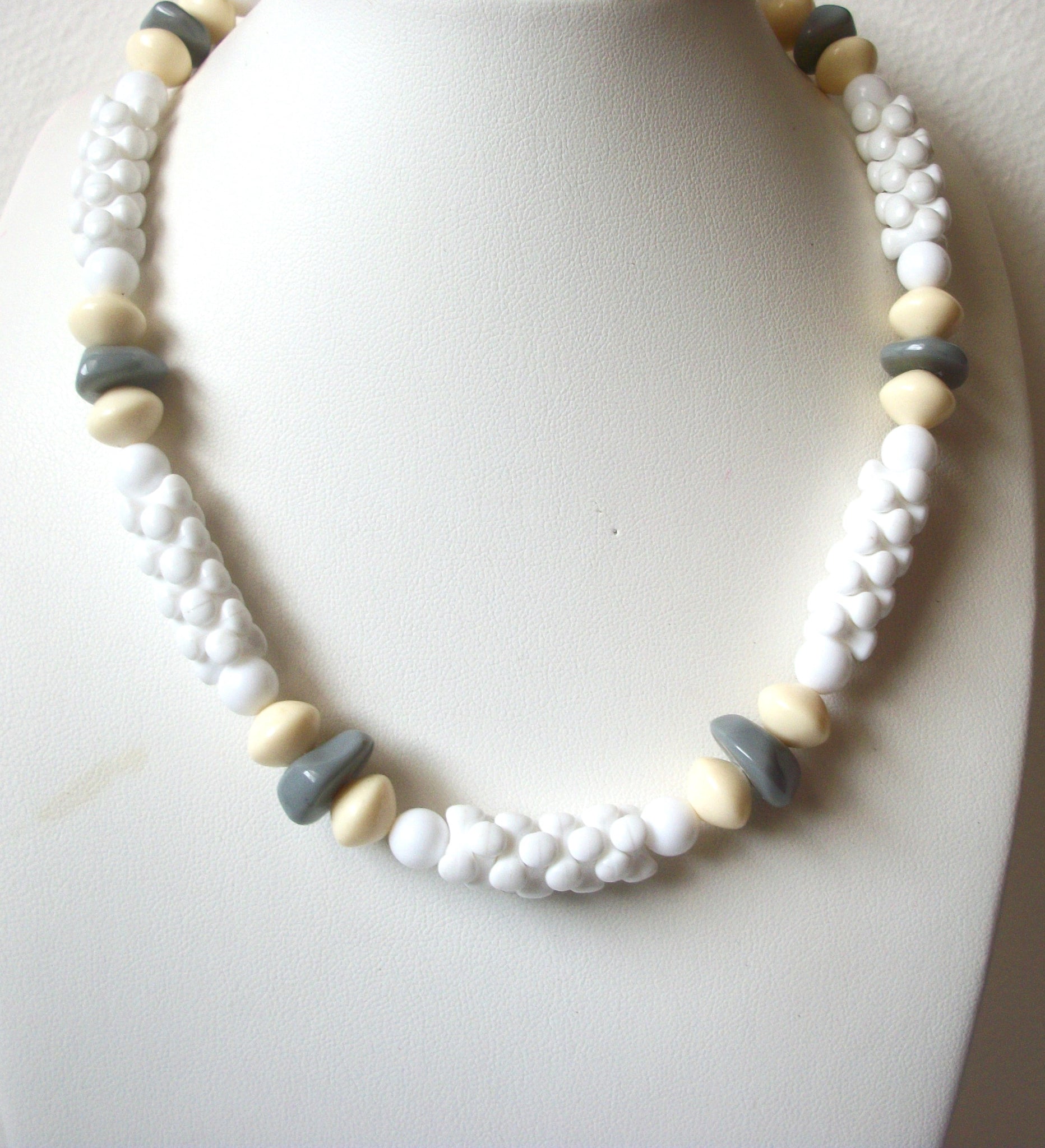Retro Short Length White Necklace 120220