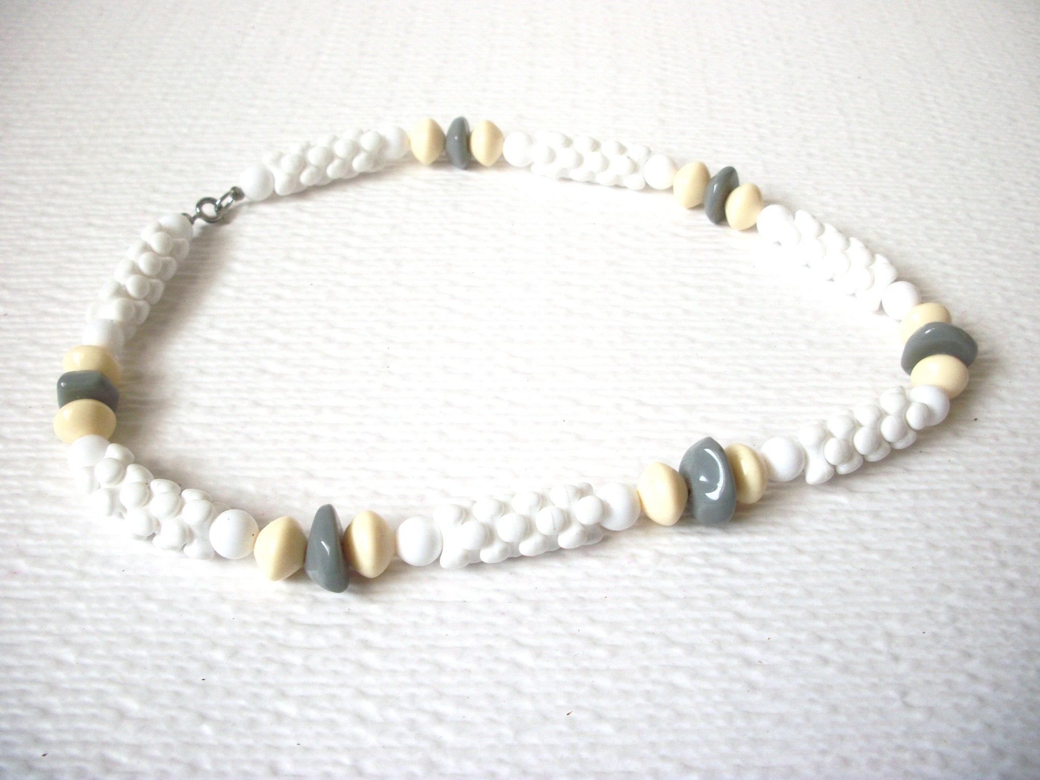 Retro Short Length White Necklace 120220