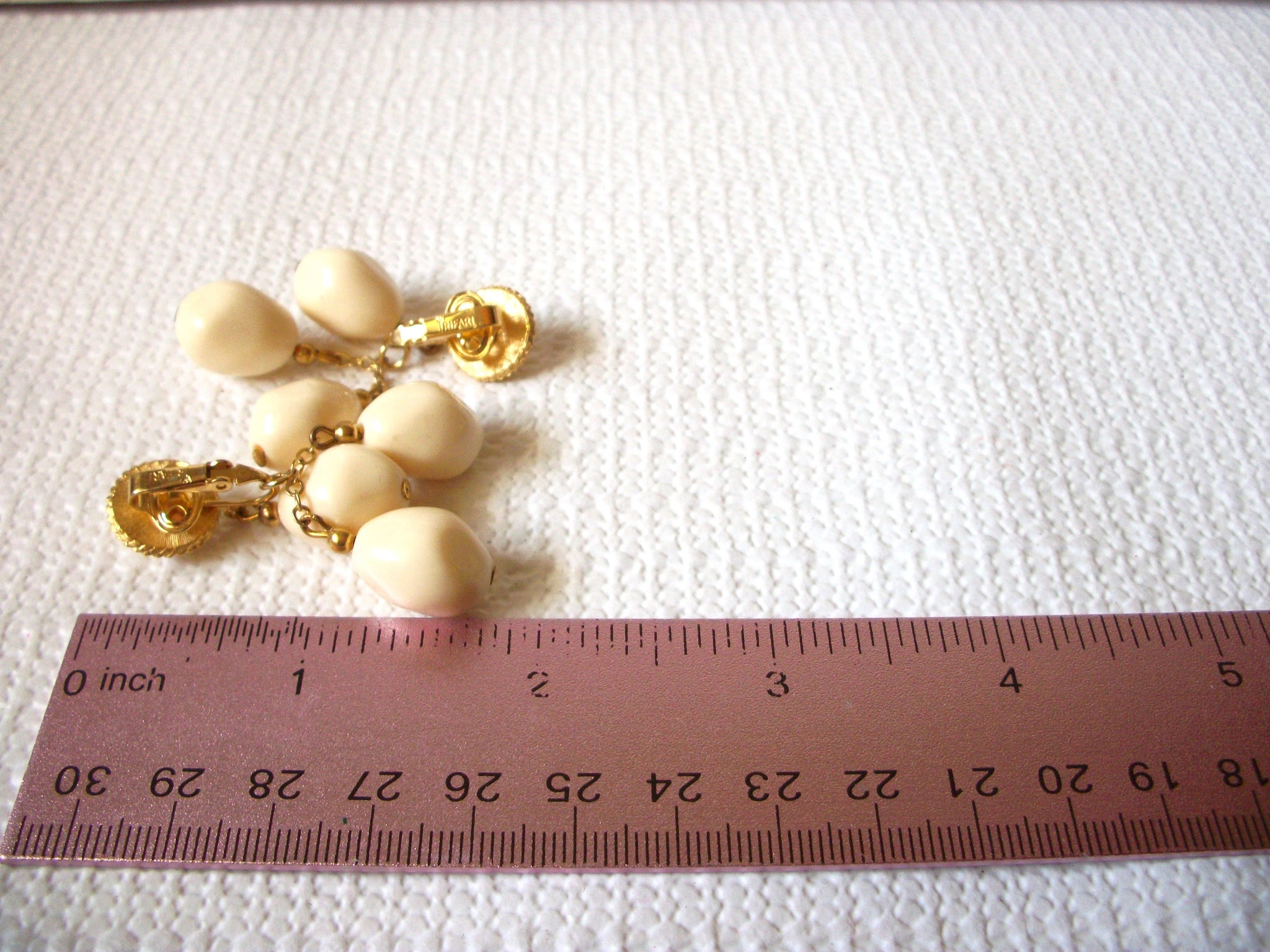 TRIFARI Molded Earrings 60120