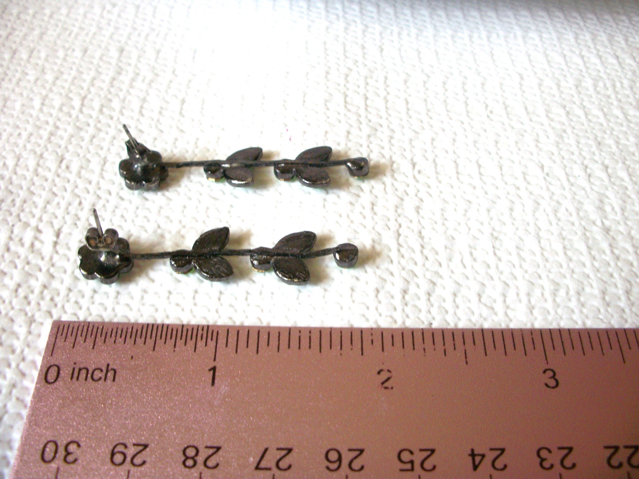 Victorian Green Rhinestones Dangle Earrings 40520