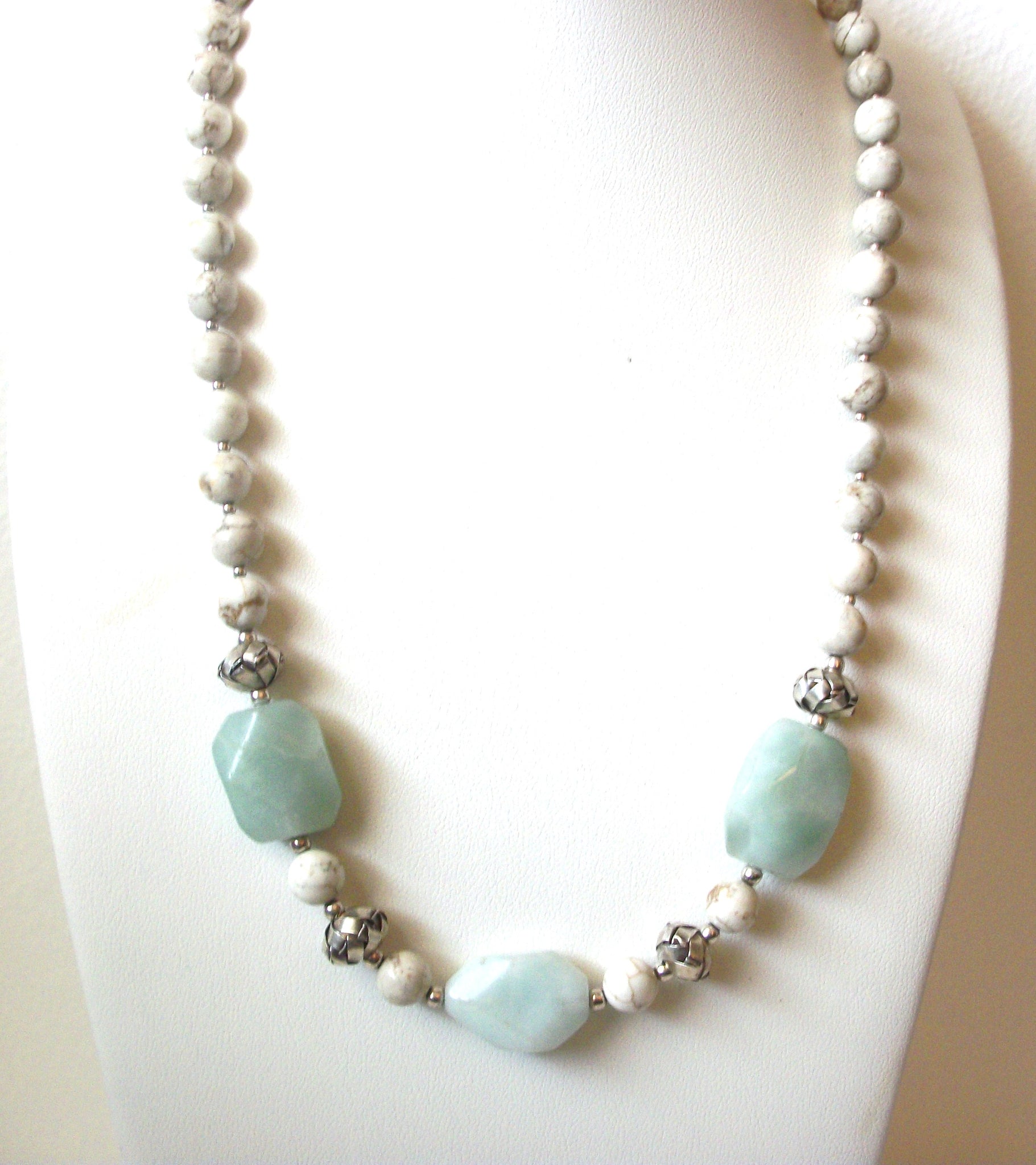 Hand Made White Green Jade Howlite Semi Precious Stone Necklace 121420