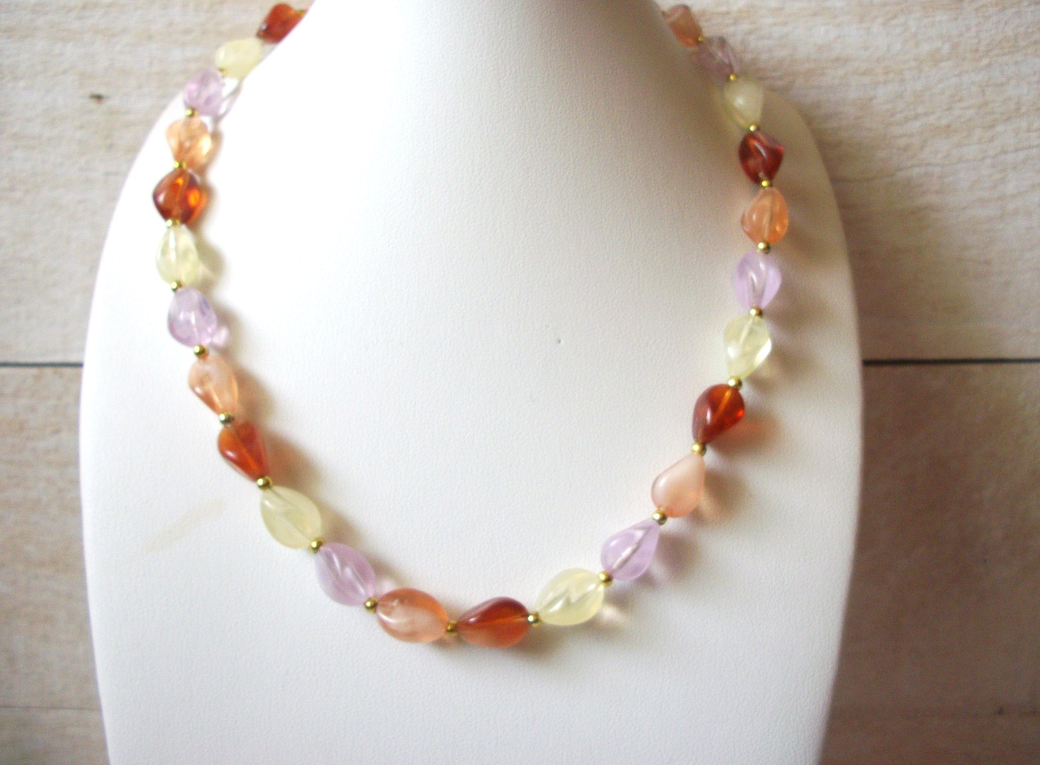 Vintage Lucite Necklace 60420