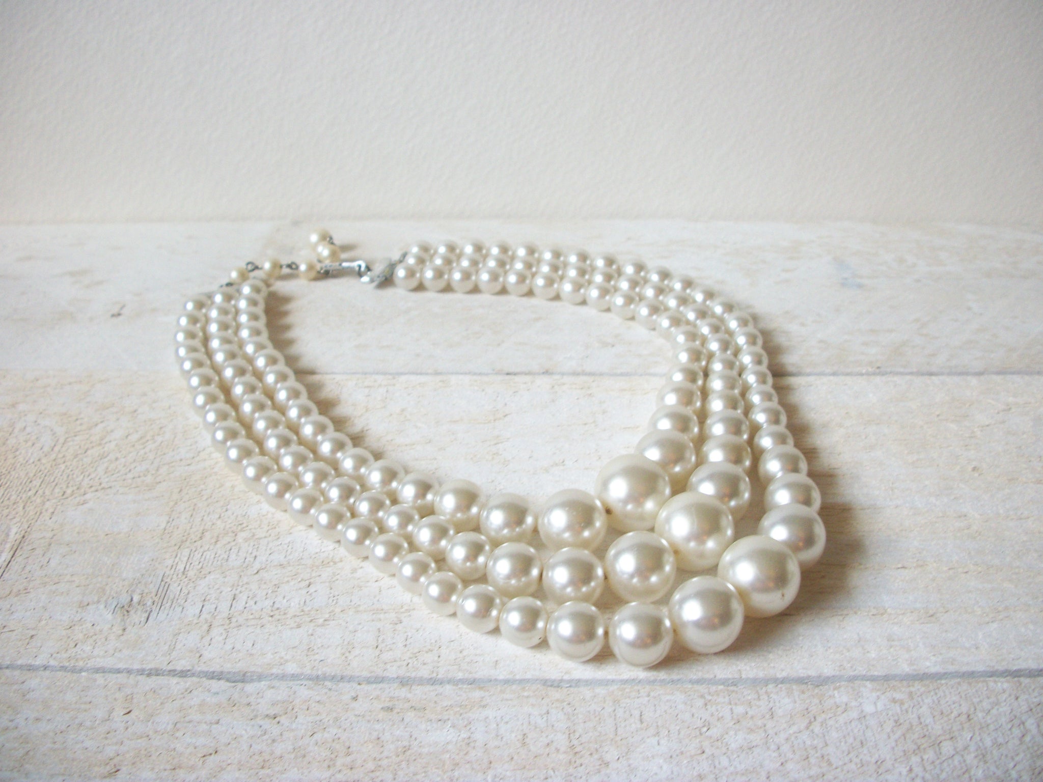 JAPAN Vintage Glass Pearl Necklace 60520