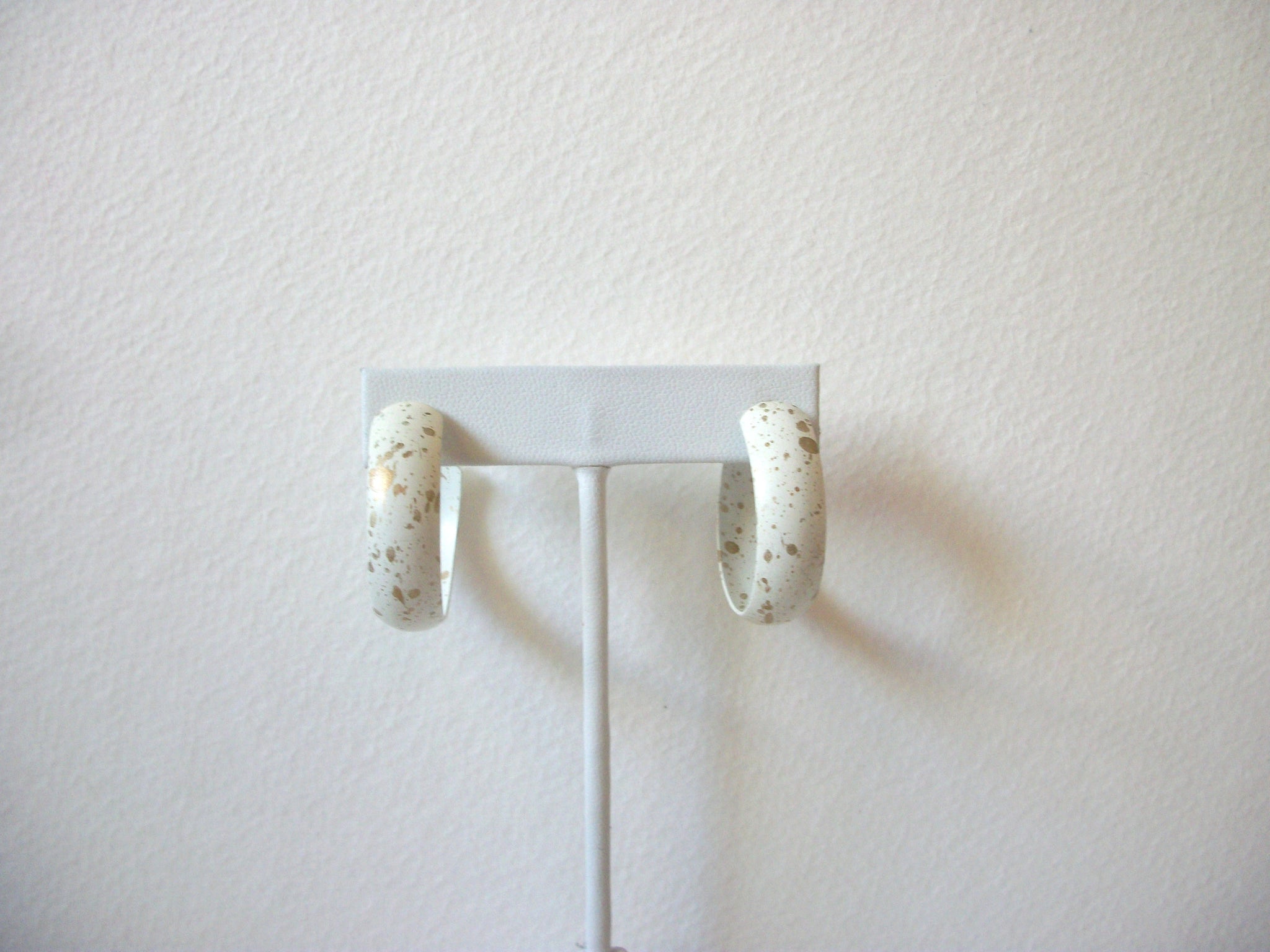 Retro White Gold Hoop Earrings 60620