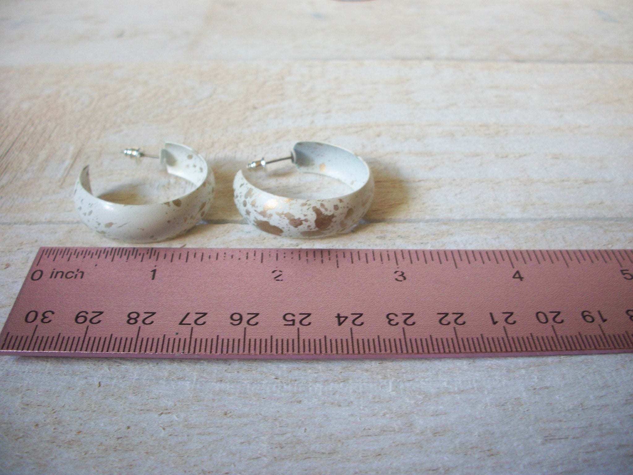 Retro White Gold Hoop Earrings 60620