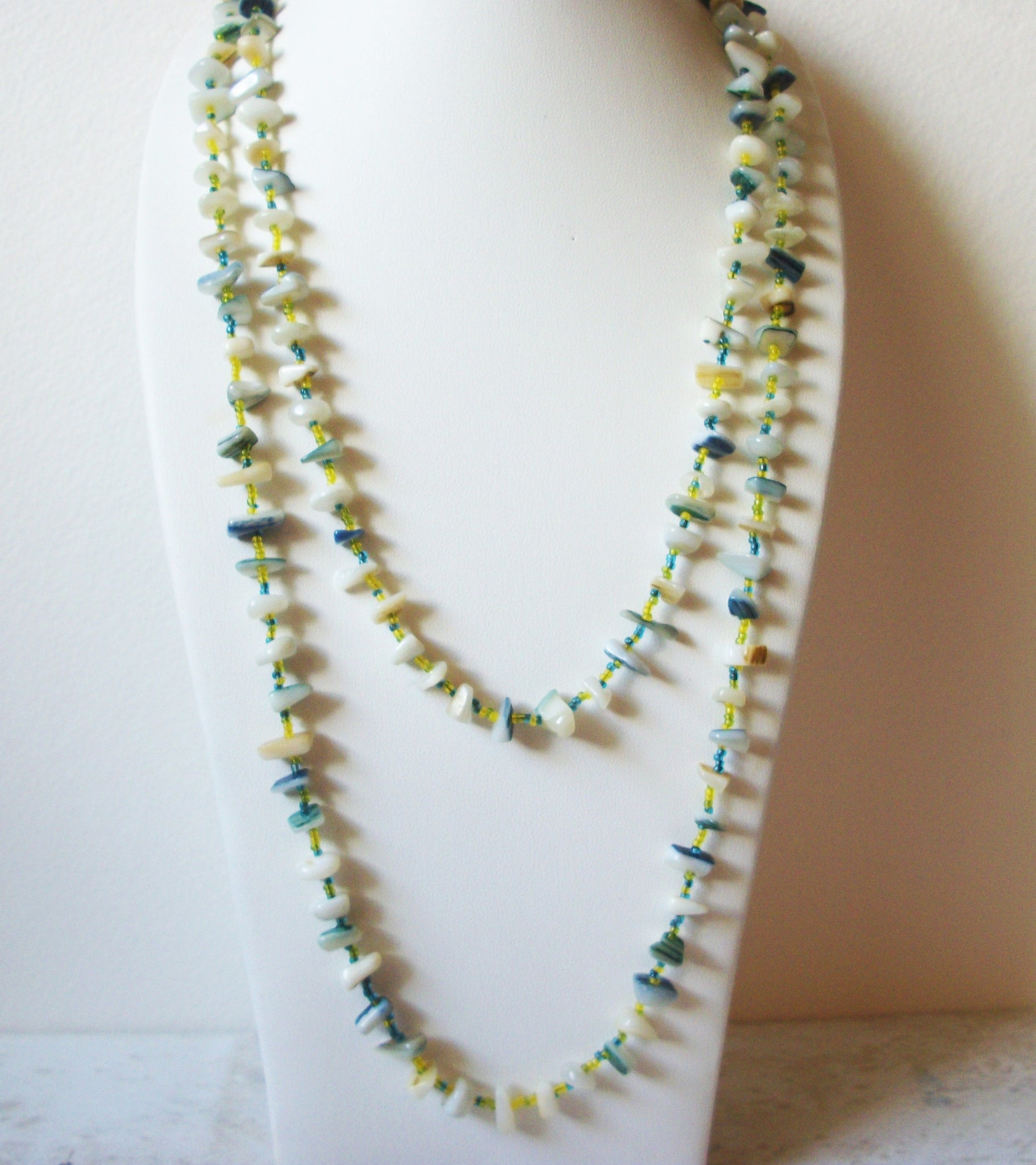 Vintage 54 Inch Shell Chips Necklace 60620