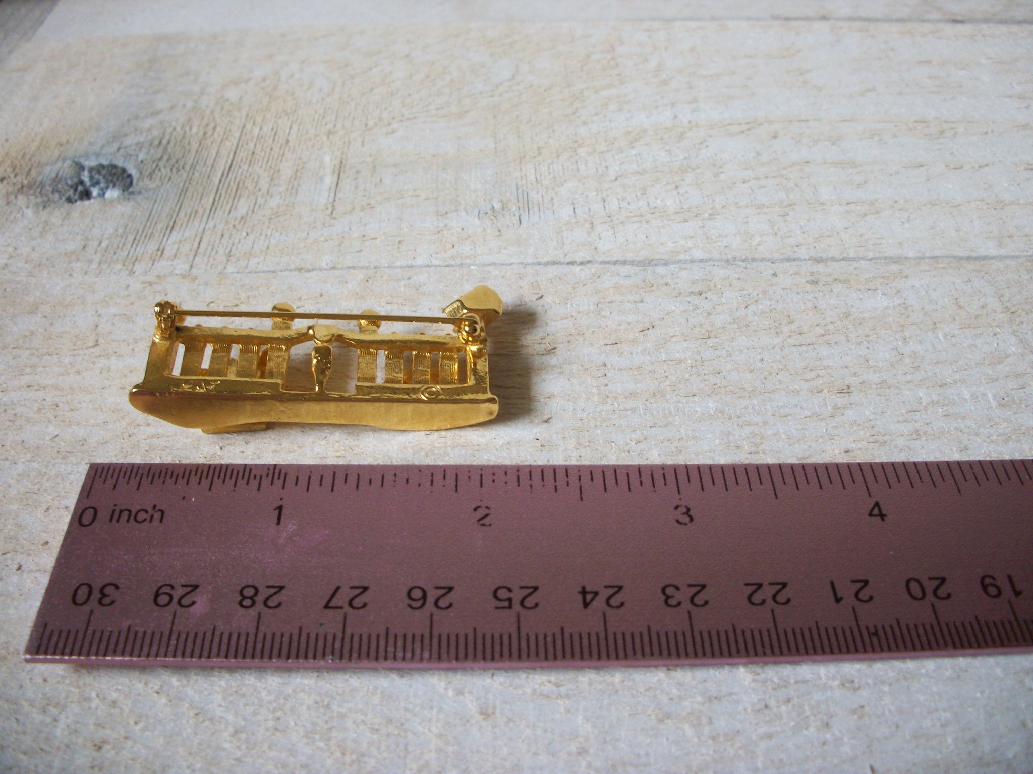 Retro Garden Fence Bunnies Brooch 60720