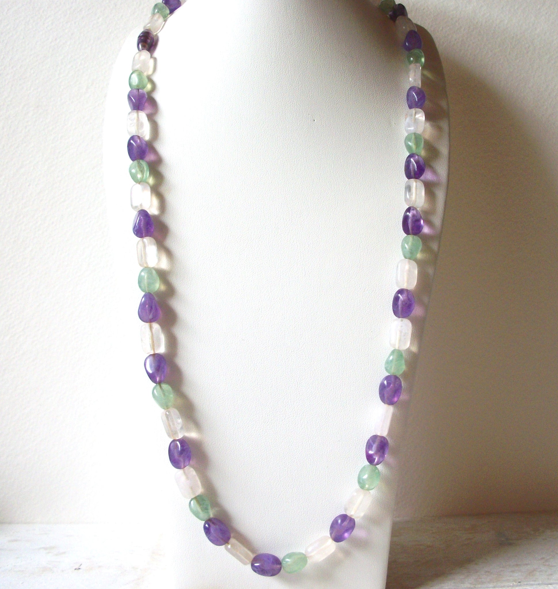 Vintage Lucite Necklace 60720