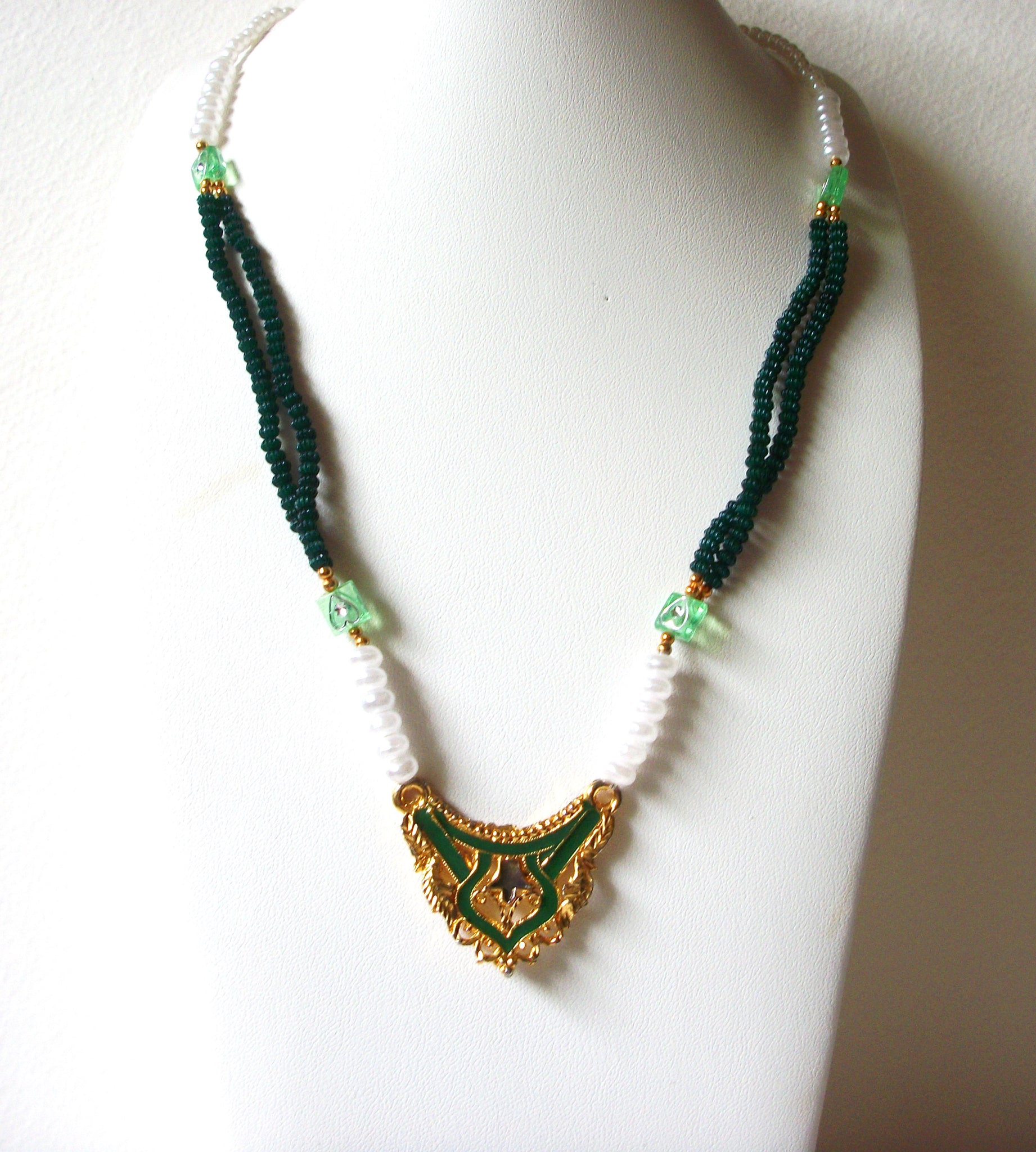 Retro Green Necklace 60720