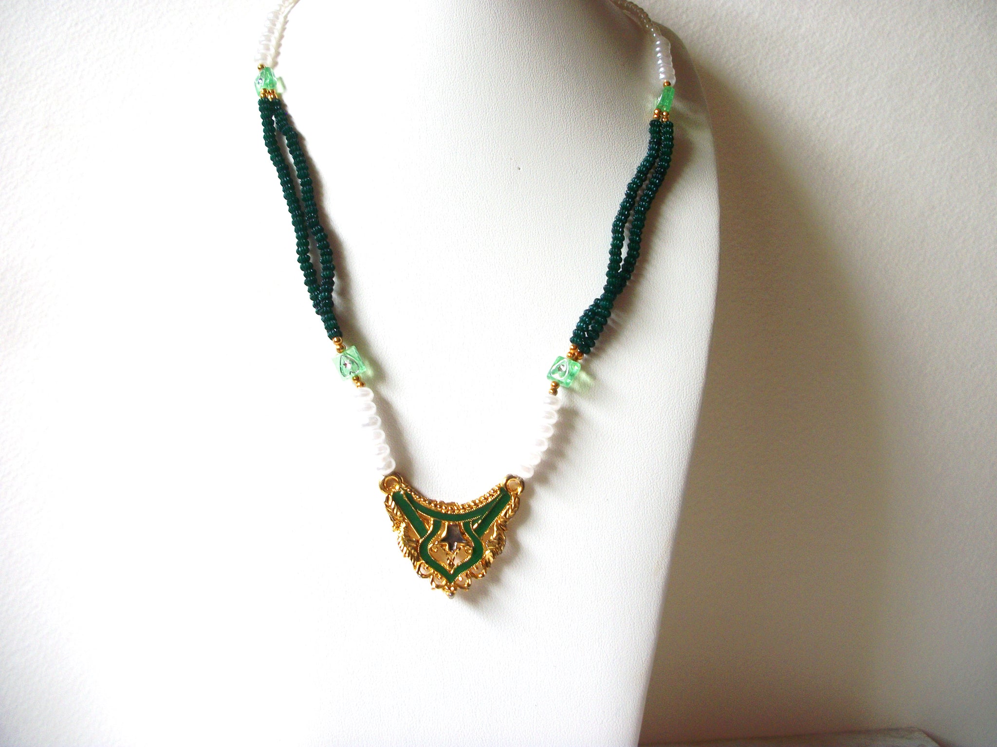 Retro Green Necklace 60720