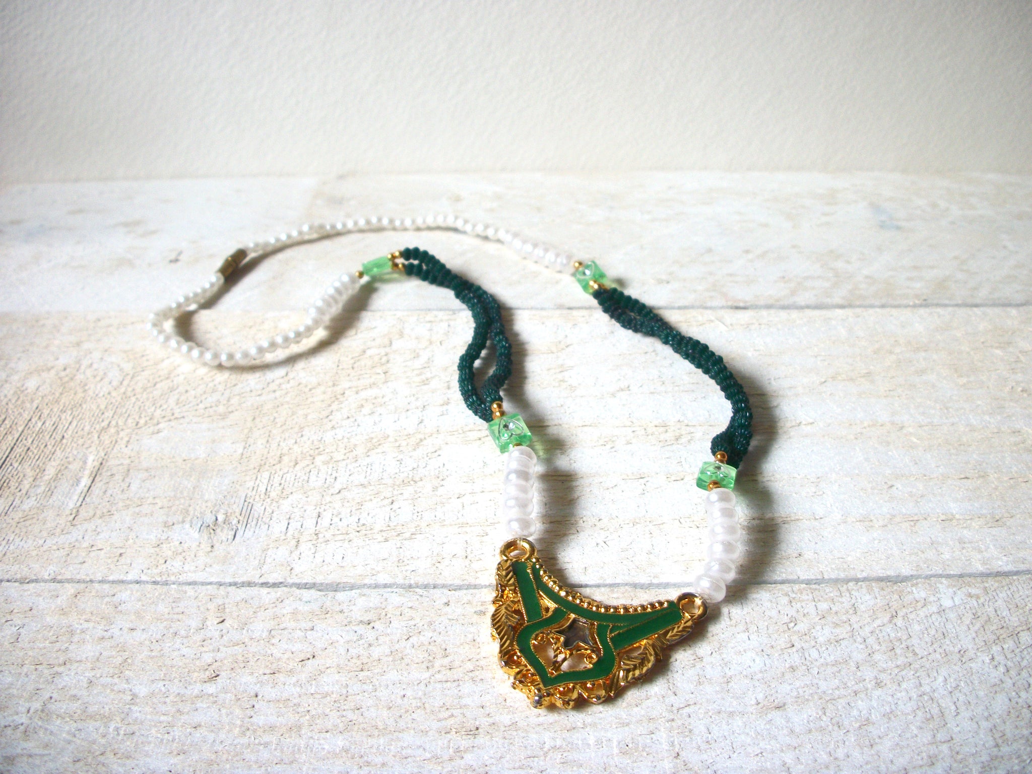 Retro Green Necklace 60720