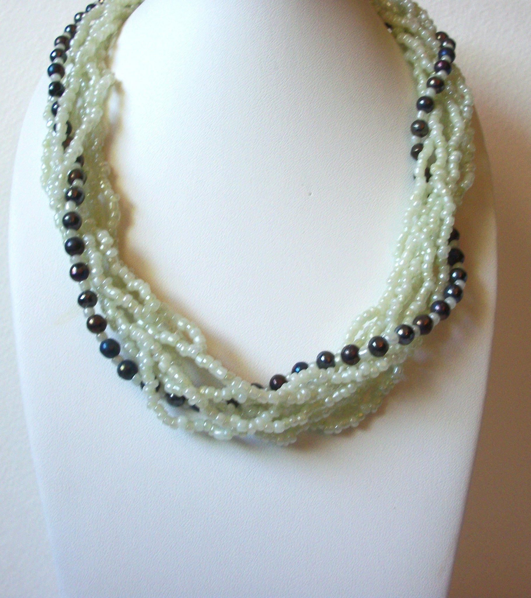 Vintage Mint Glass Necklace 60920