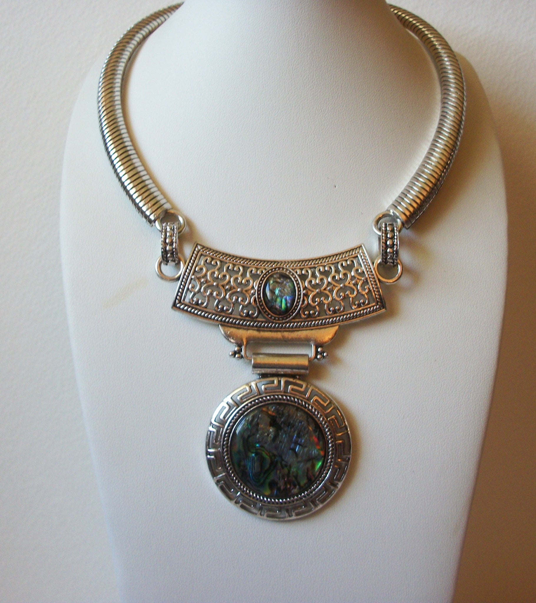 Retro Mad Woman Abalone Shell Pendant Necklace 61320