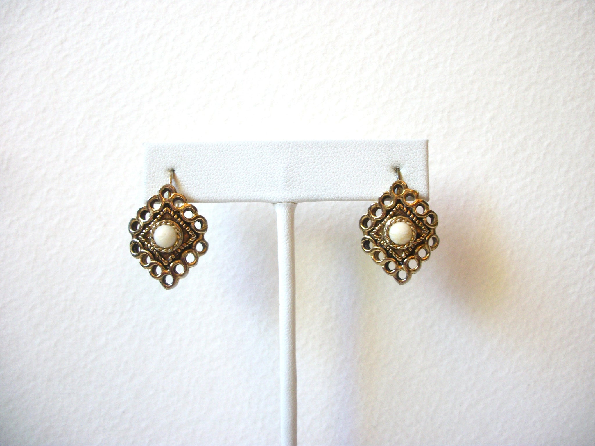 VOGUE Vintage Earrings 61620