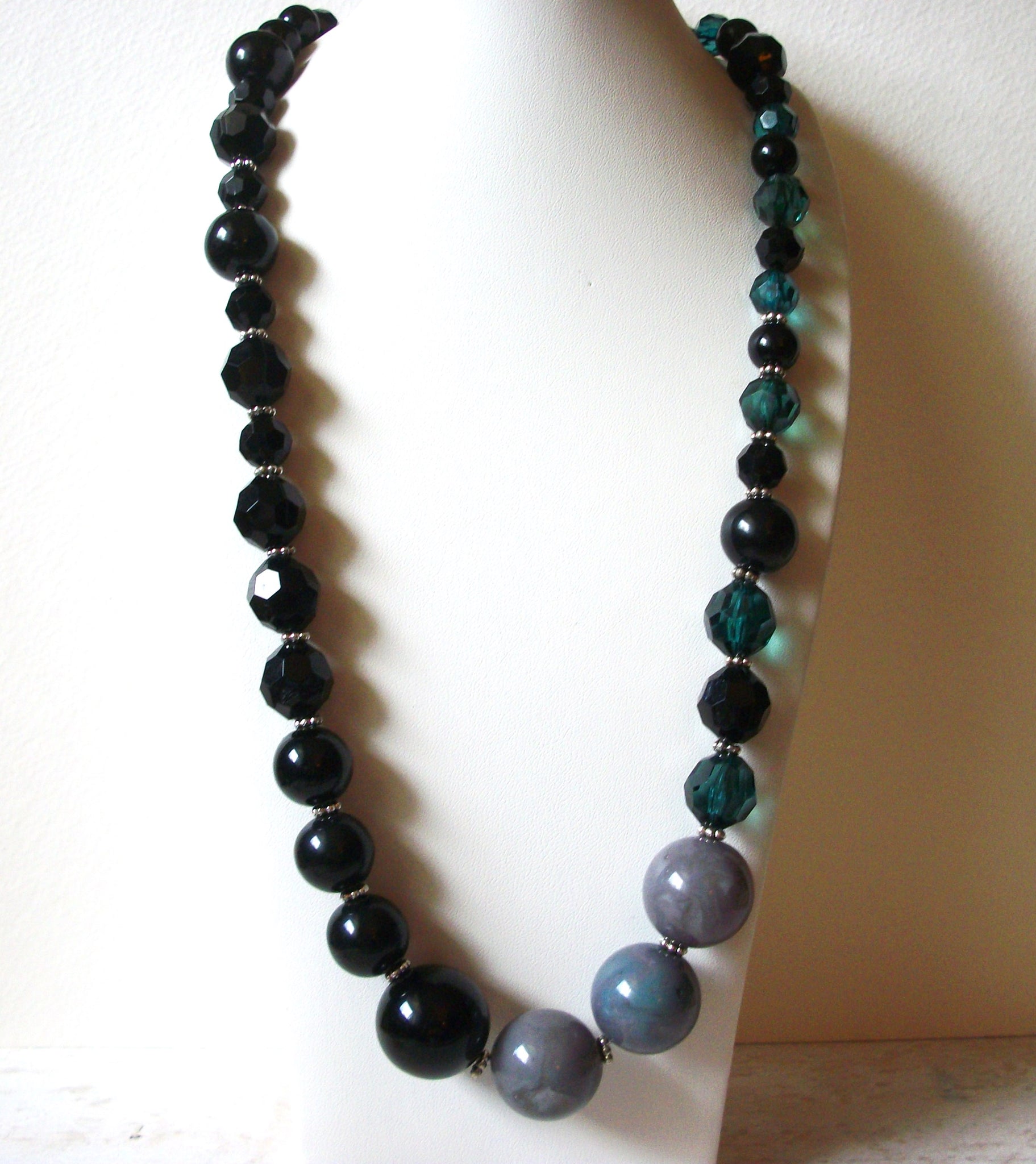 Retro Black Green Gray Blue Chunky Necklace 62620