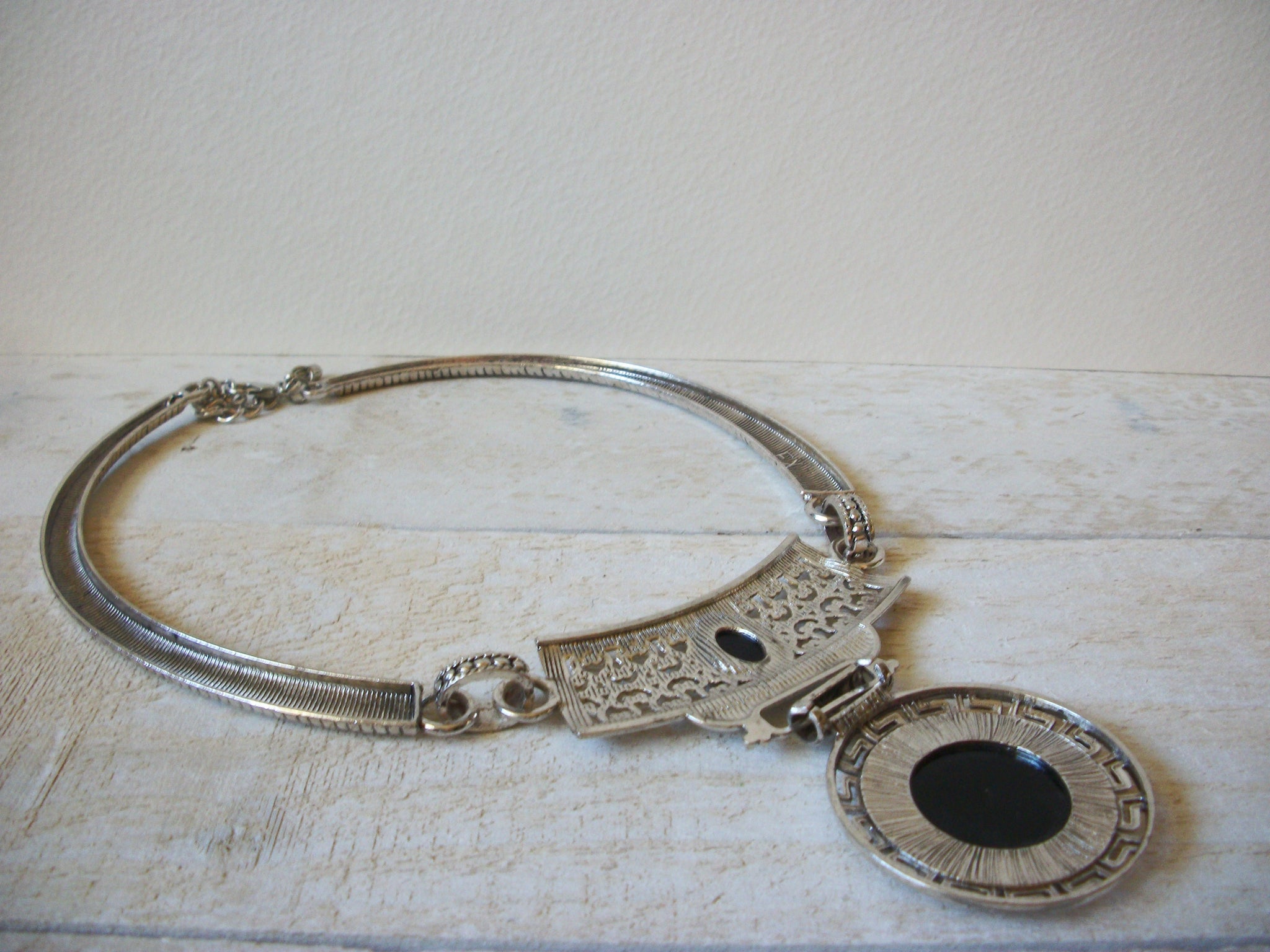 Retro Mad Woman Abalone Shell Pendant Necklace 61320