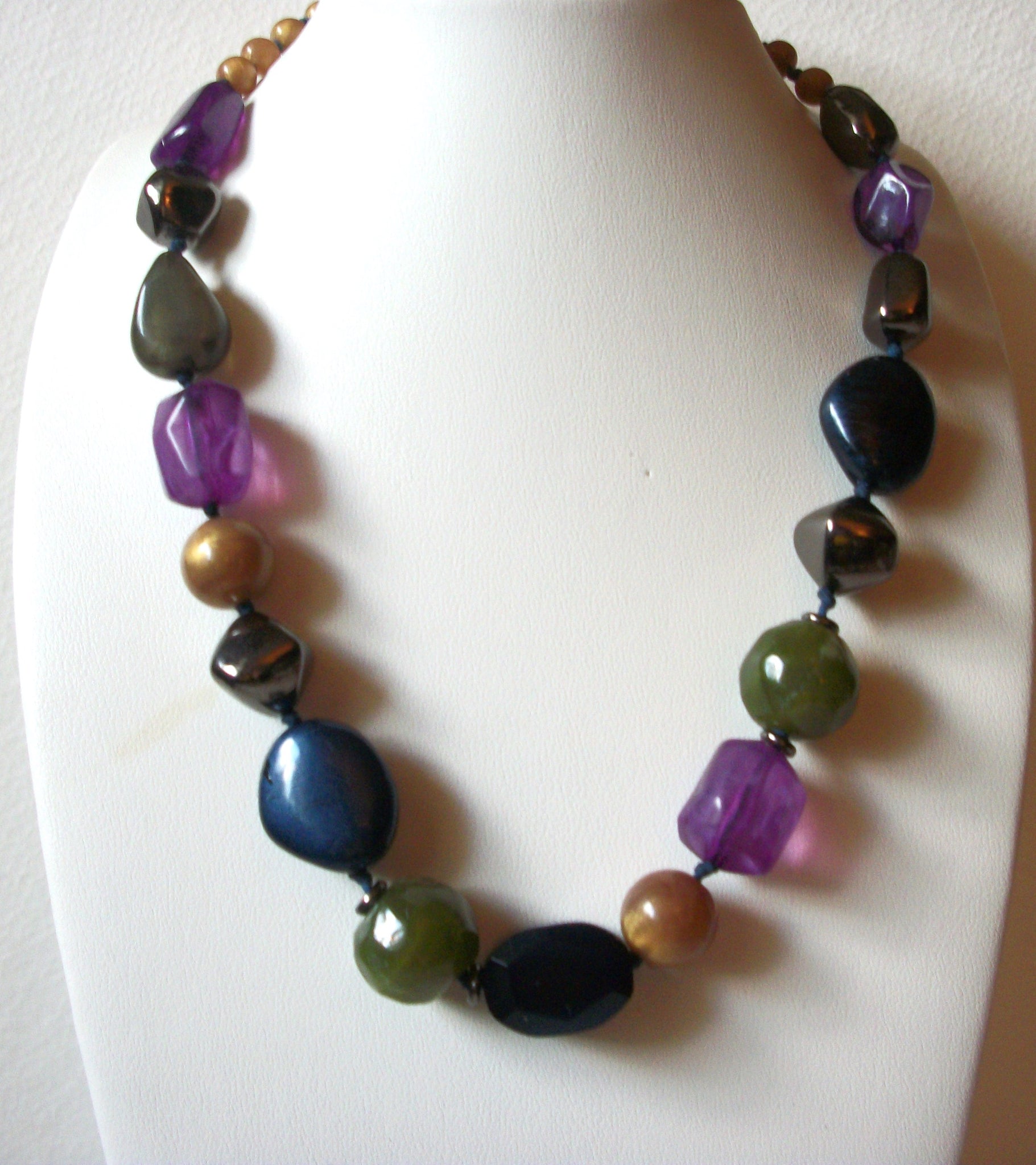 Vintage Lucite Necklace 62420