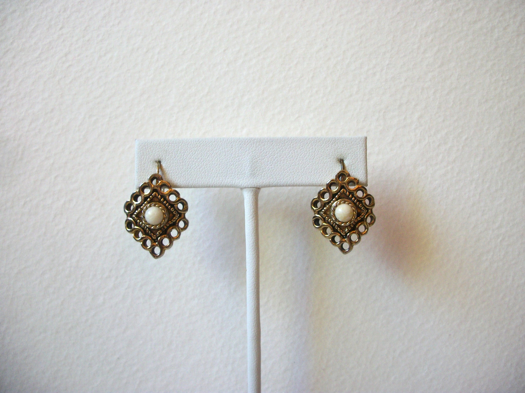 VOGUE Vintage Earrings 61620