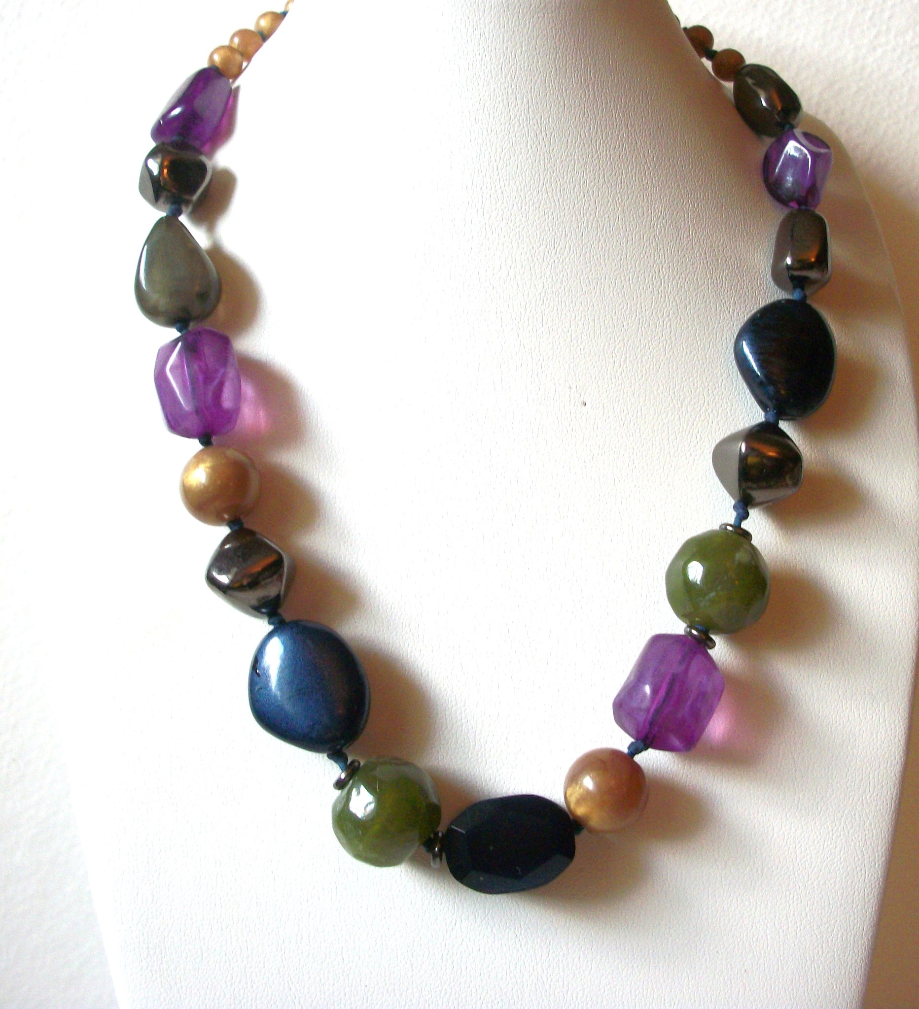 Vintage Lucite Necklace 62420