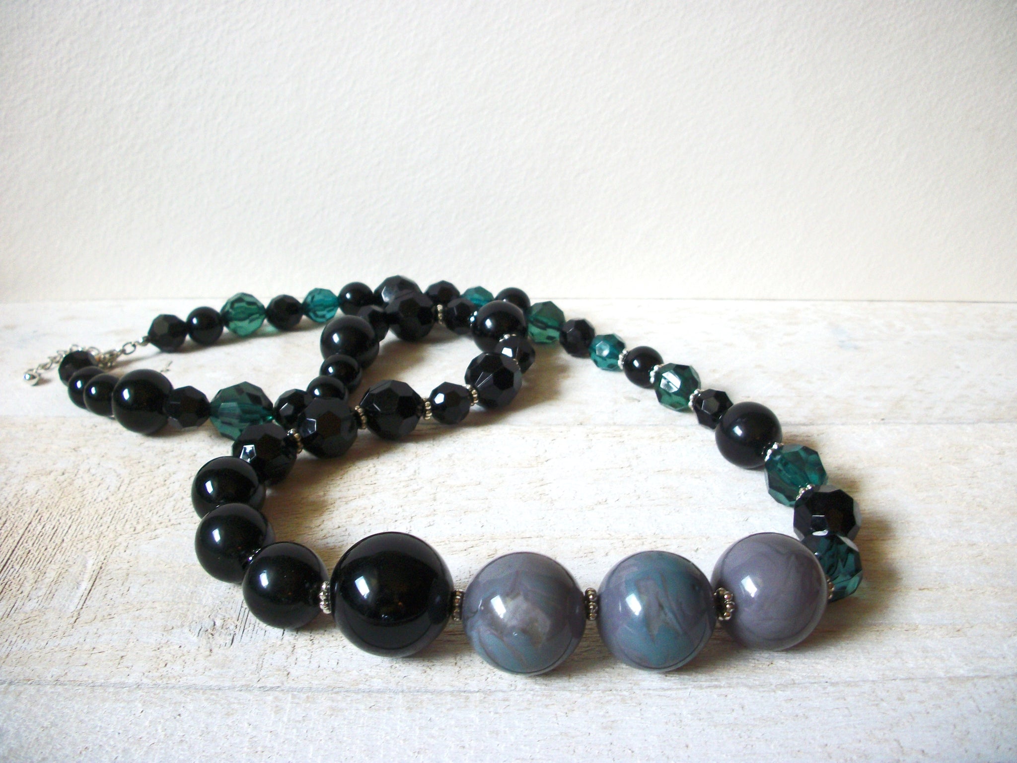 Retro Black Green Gray Blue Chunky Necklace 62620
