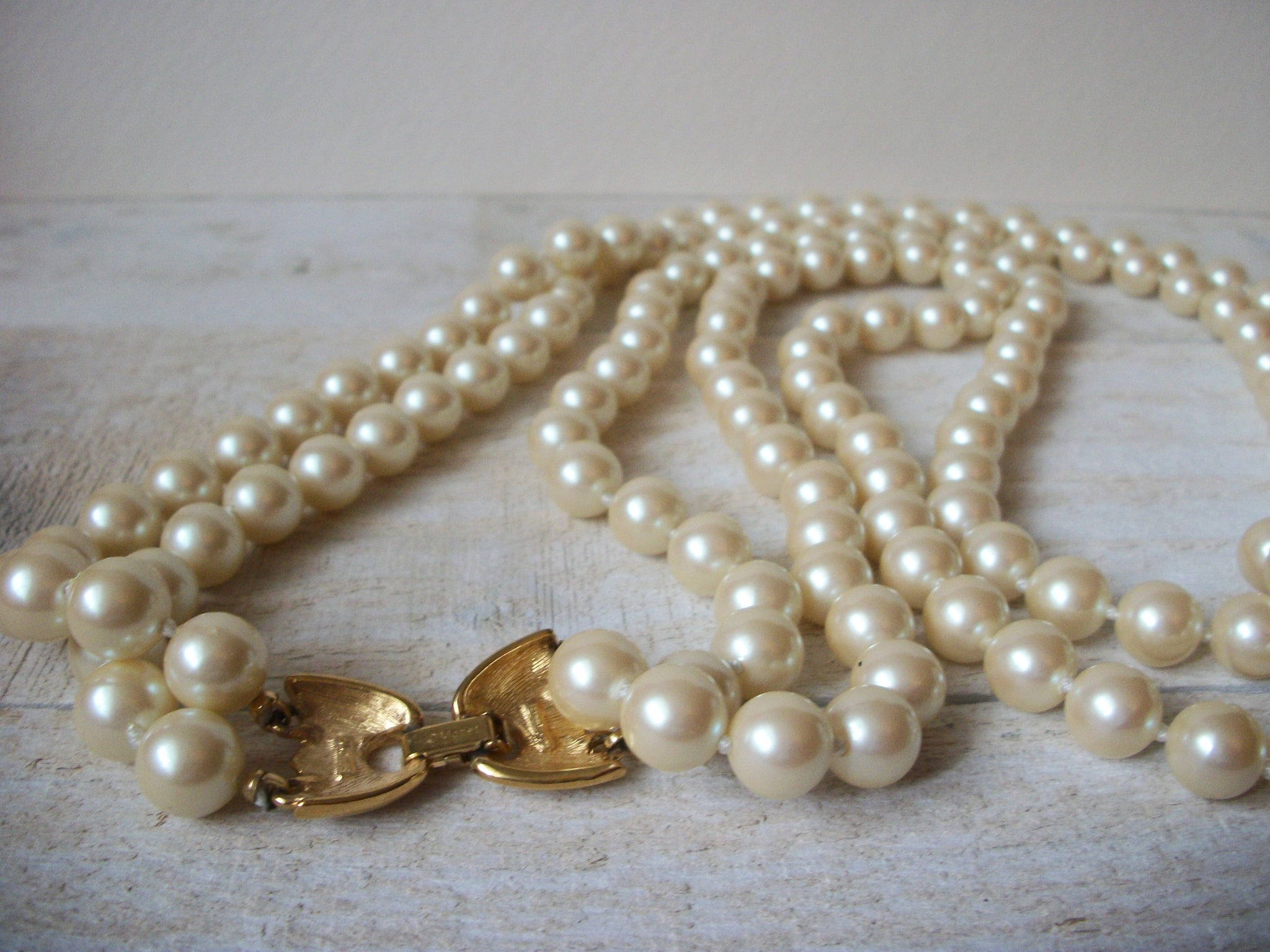 MONET Vintage Glass Pearl Necklace 61620