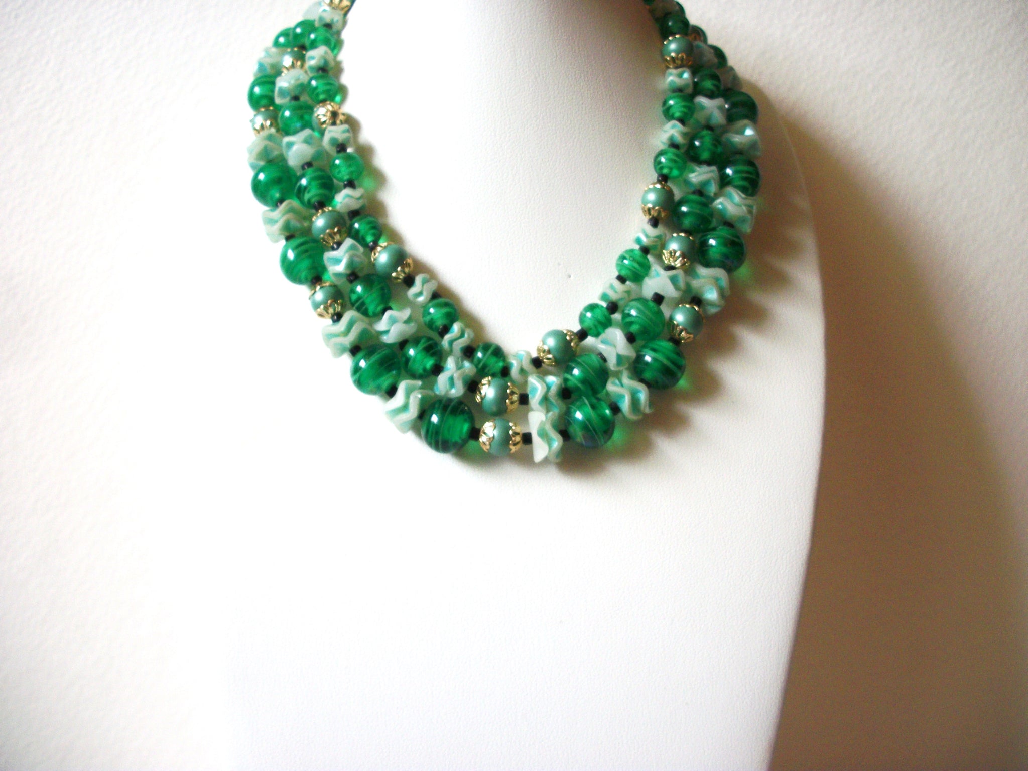 JAPAN 1950 Green Glass Necklace 62820