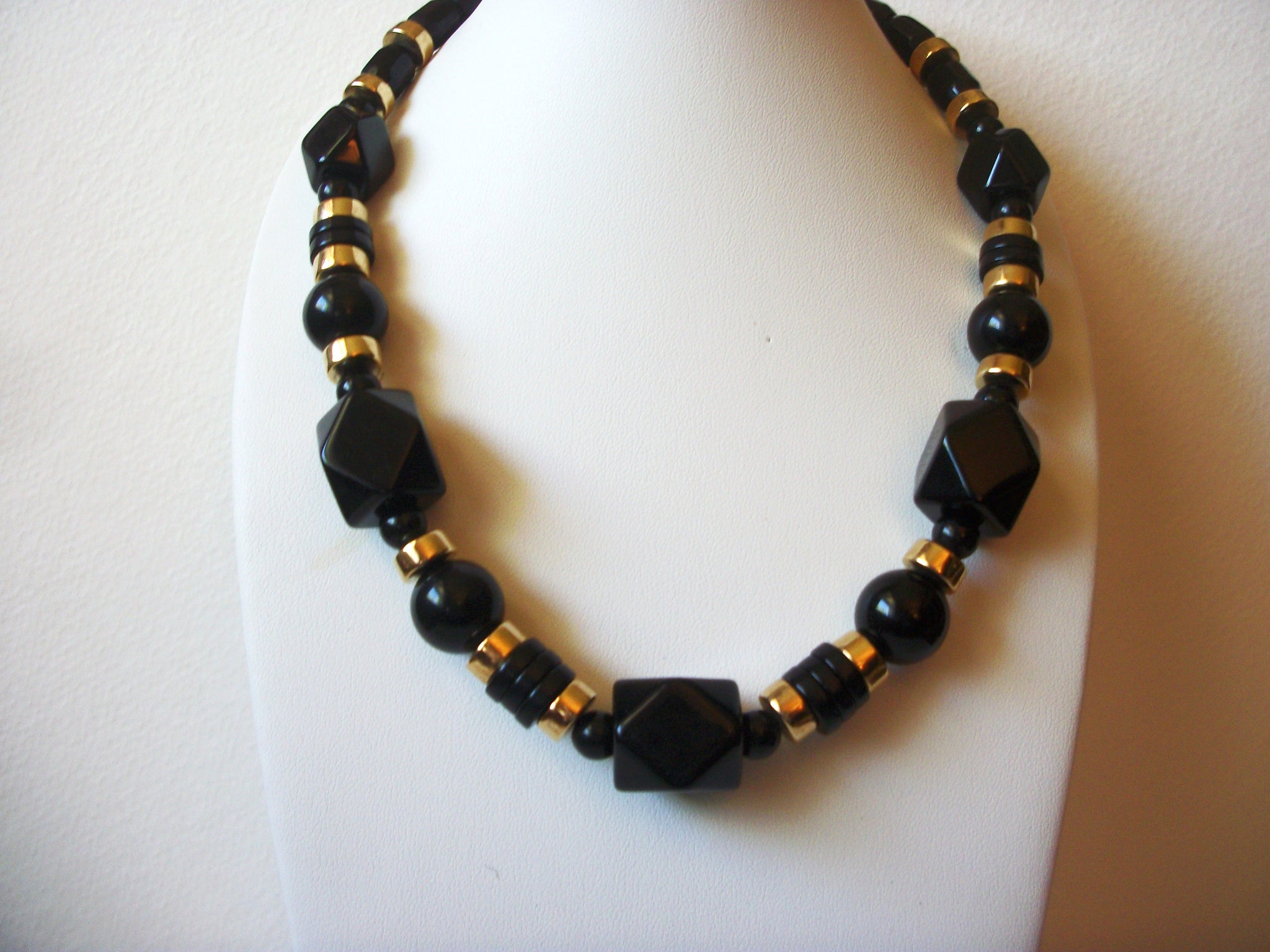 Retro Black Gold Lucite Necklace 61220