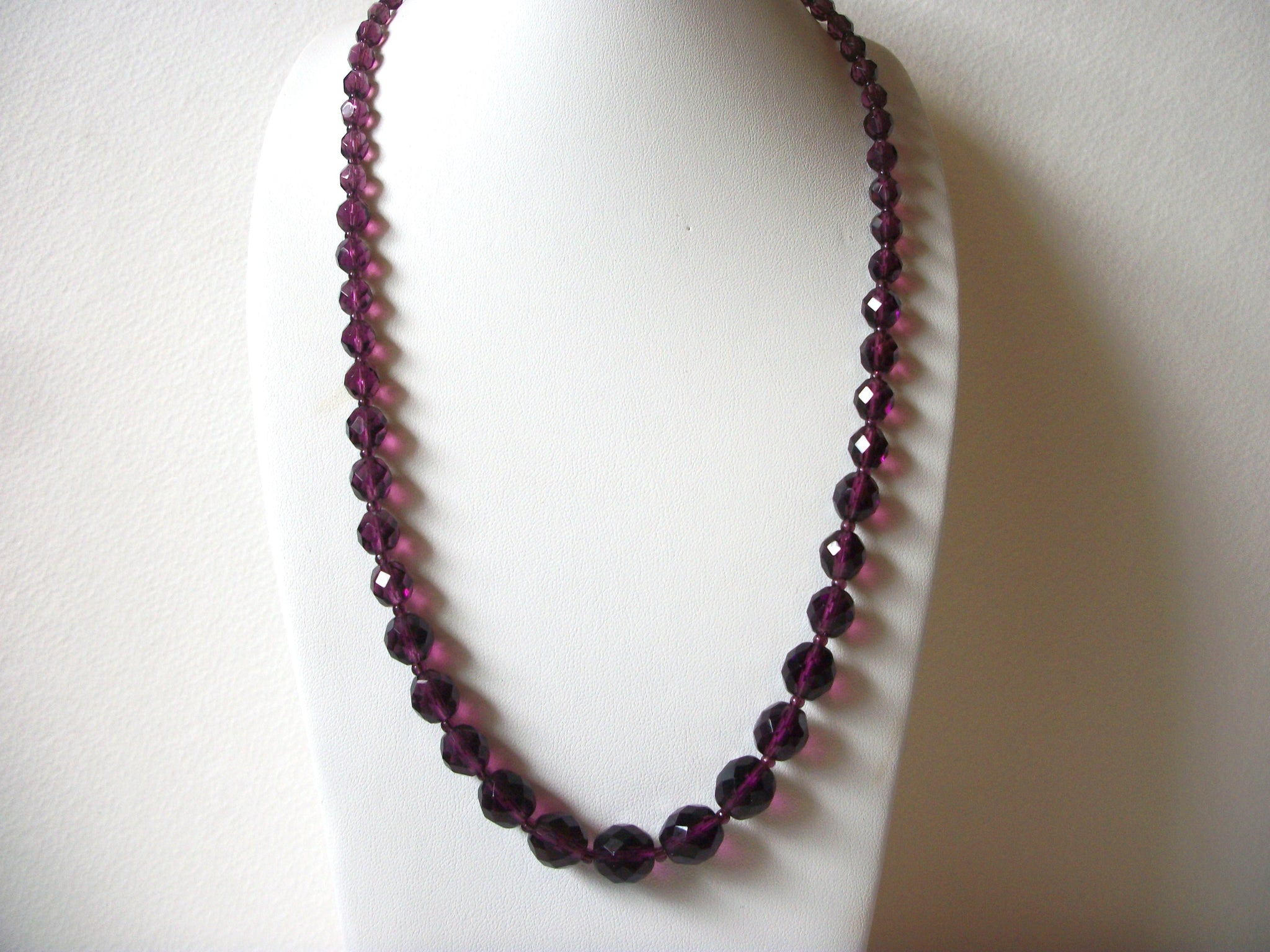 Vintage Light Plum Czech Glass Necklace 61020