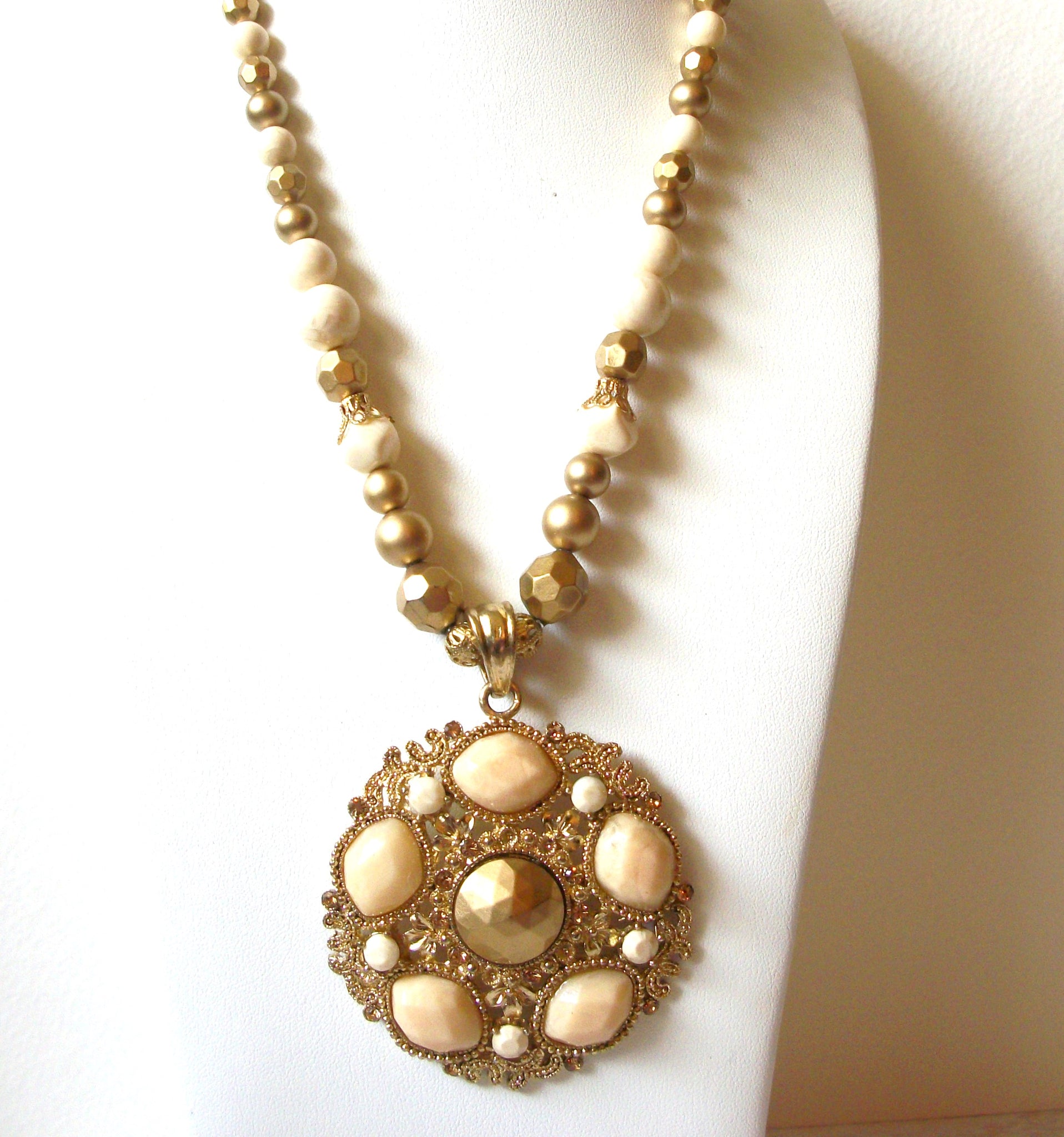 Retro Gold Beige Tan Ornate Necklace 62020
