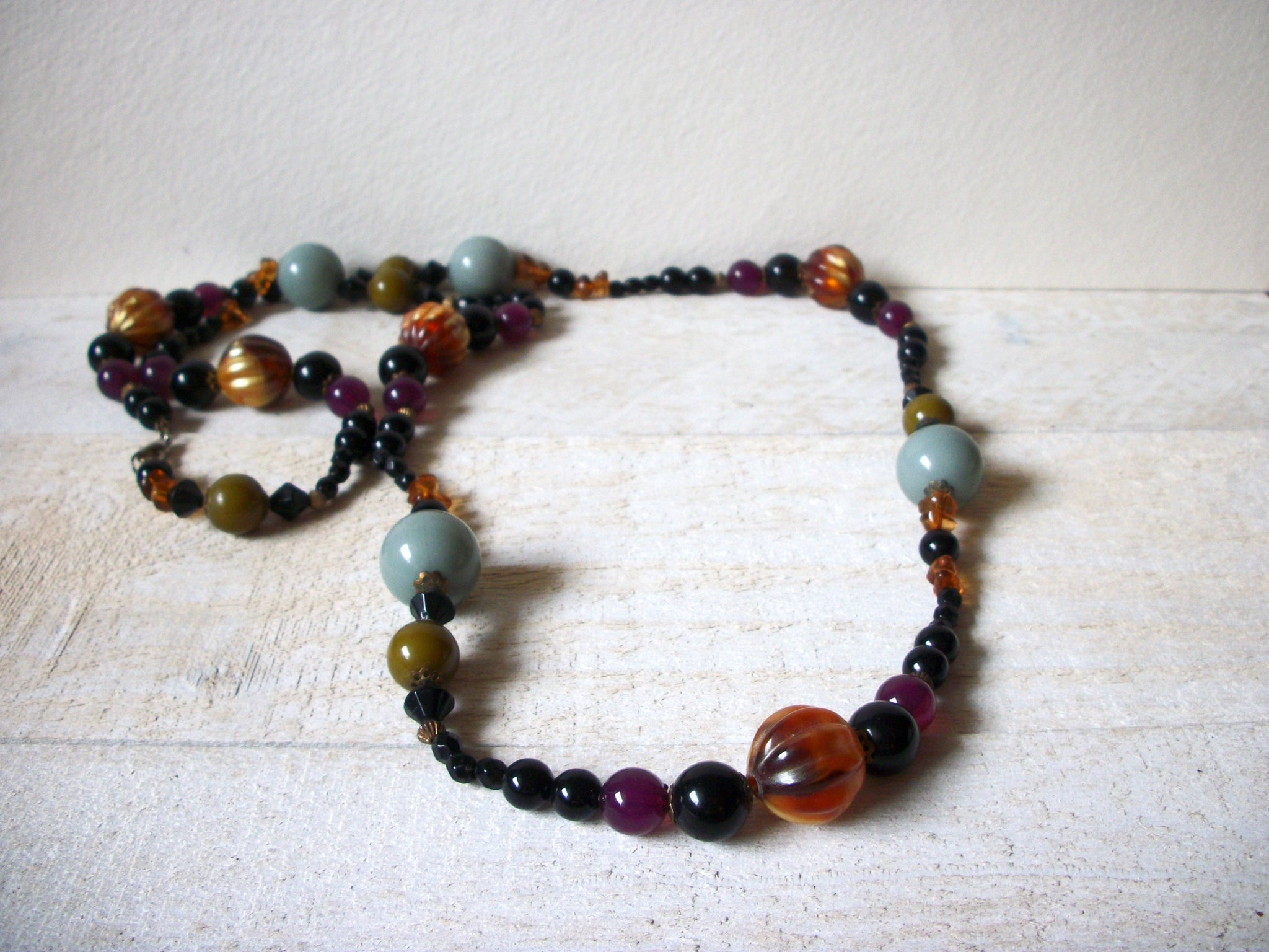 Vintage Lucite Old Plastic Hand Molded Necklace 62520