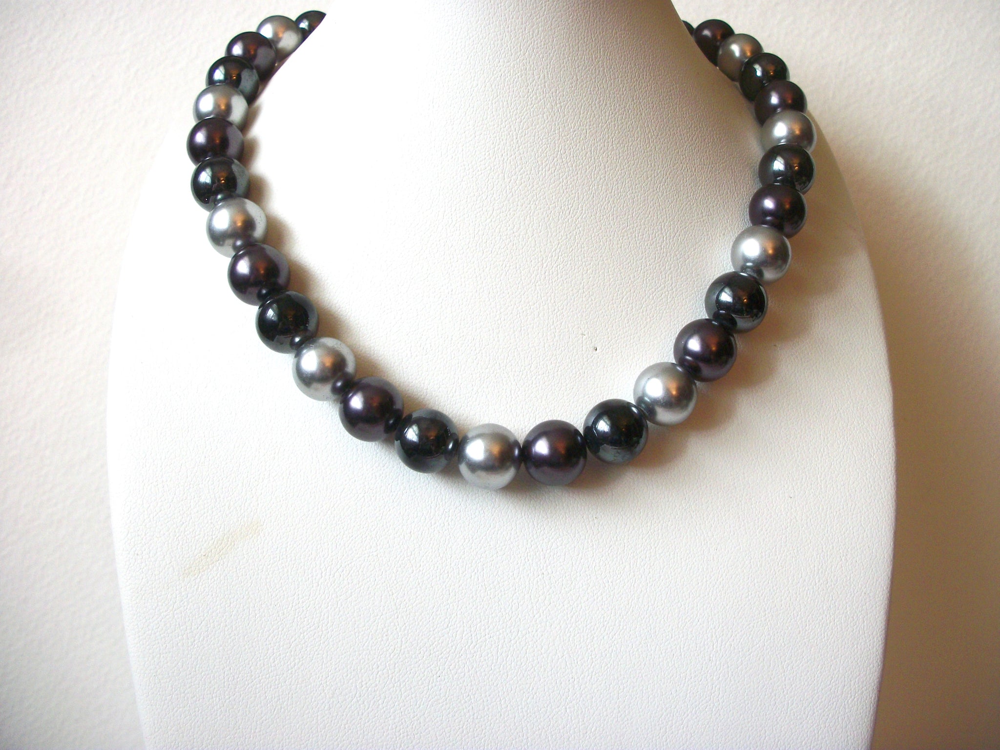 Vintage Glass Pearl Necklace 61720