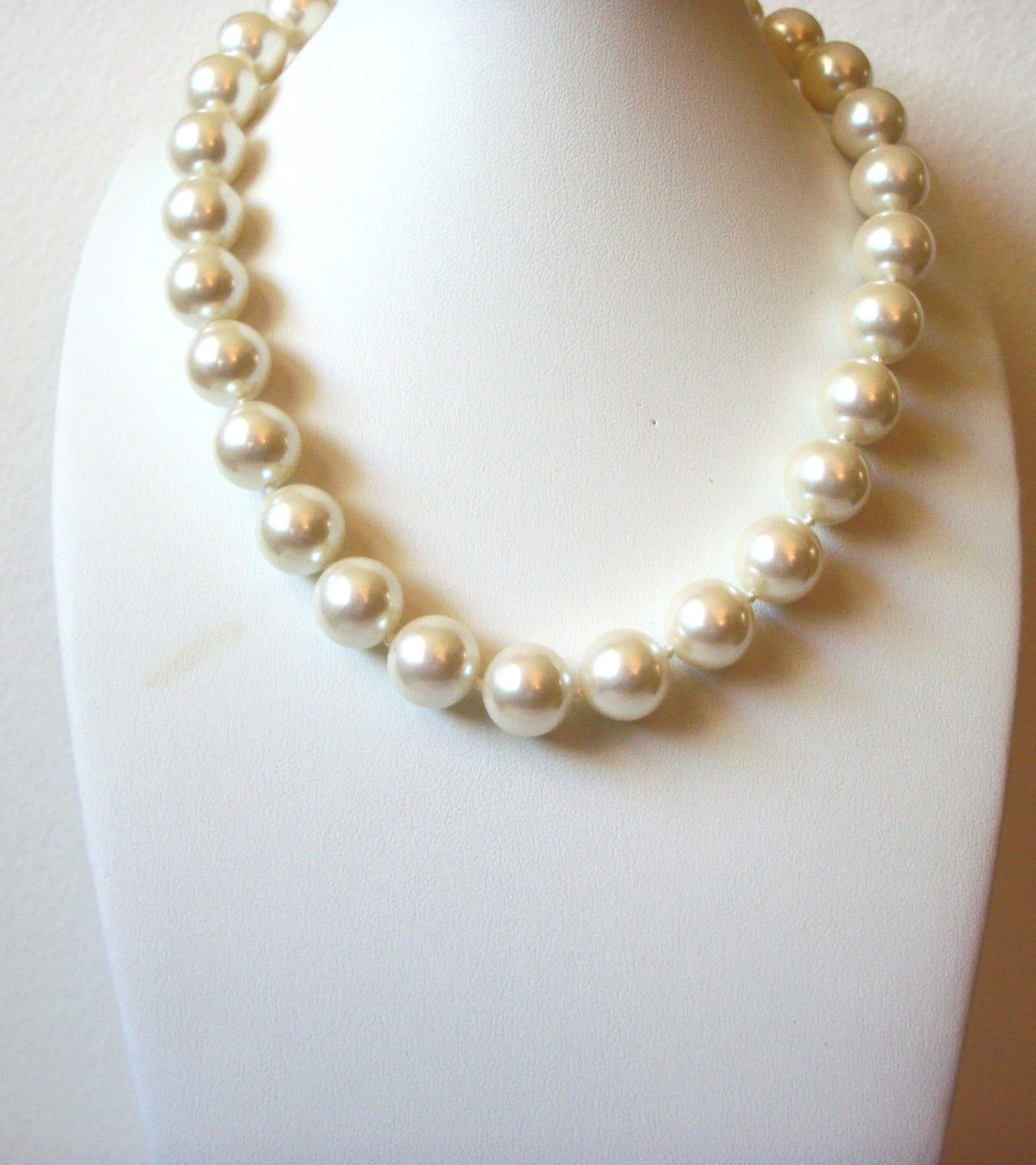 Vintage Glass Pearl Necklace 61420