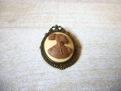 Hand Made Queen Pendant Brooch 62120