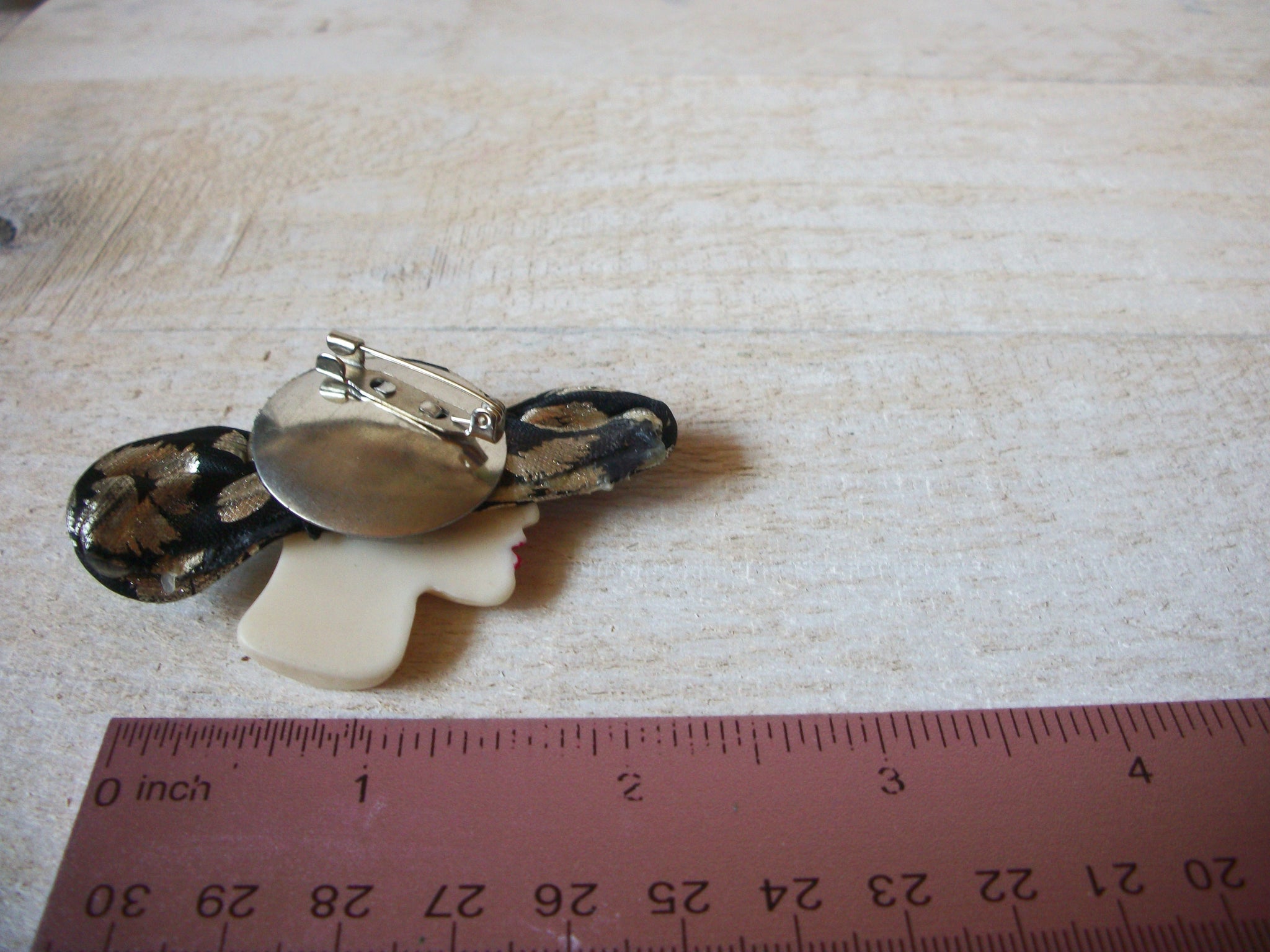 Hand Made Chic Lady Brooch 61920