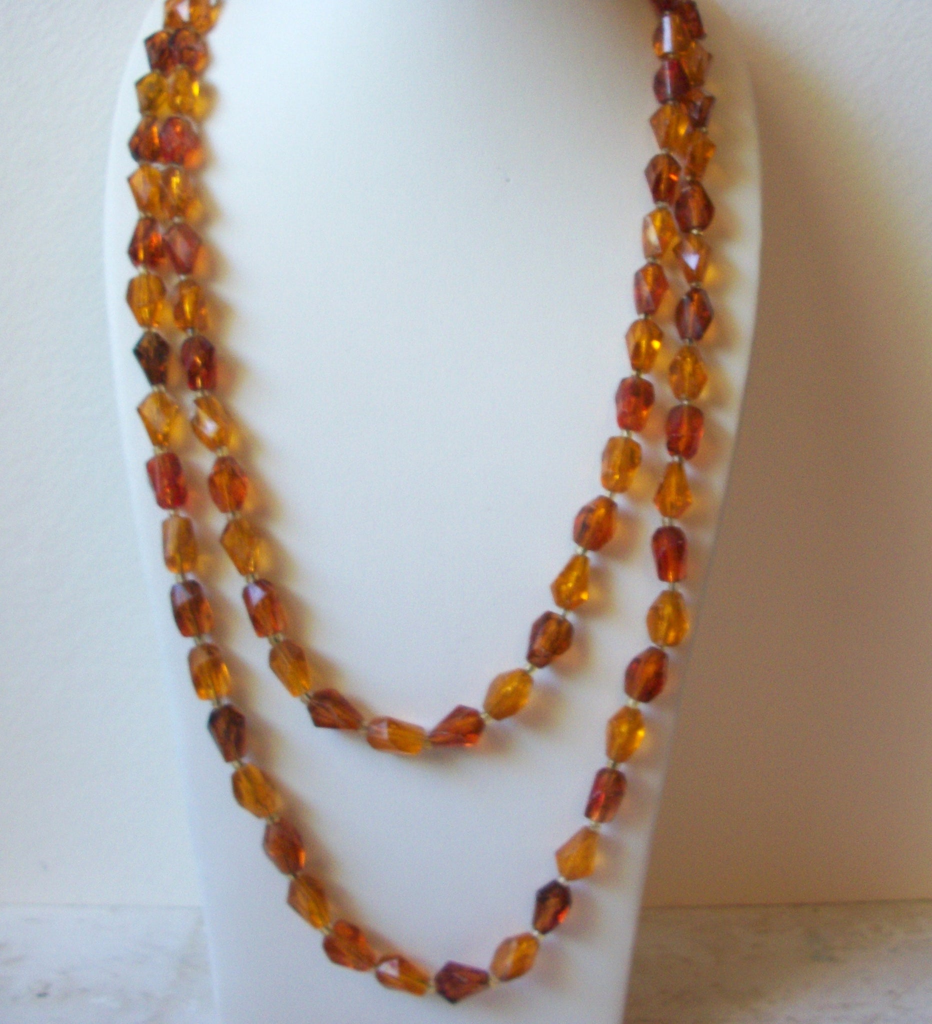 Vintage Amber Toned Necklace 63020