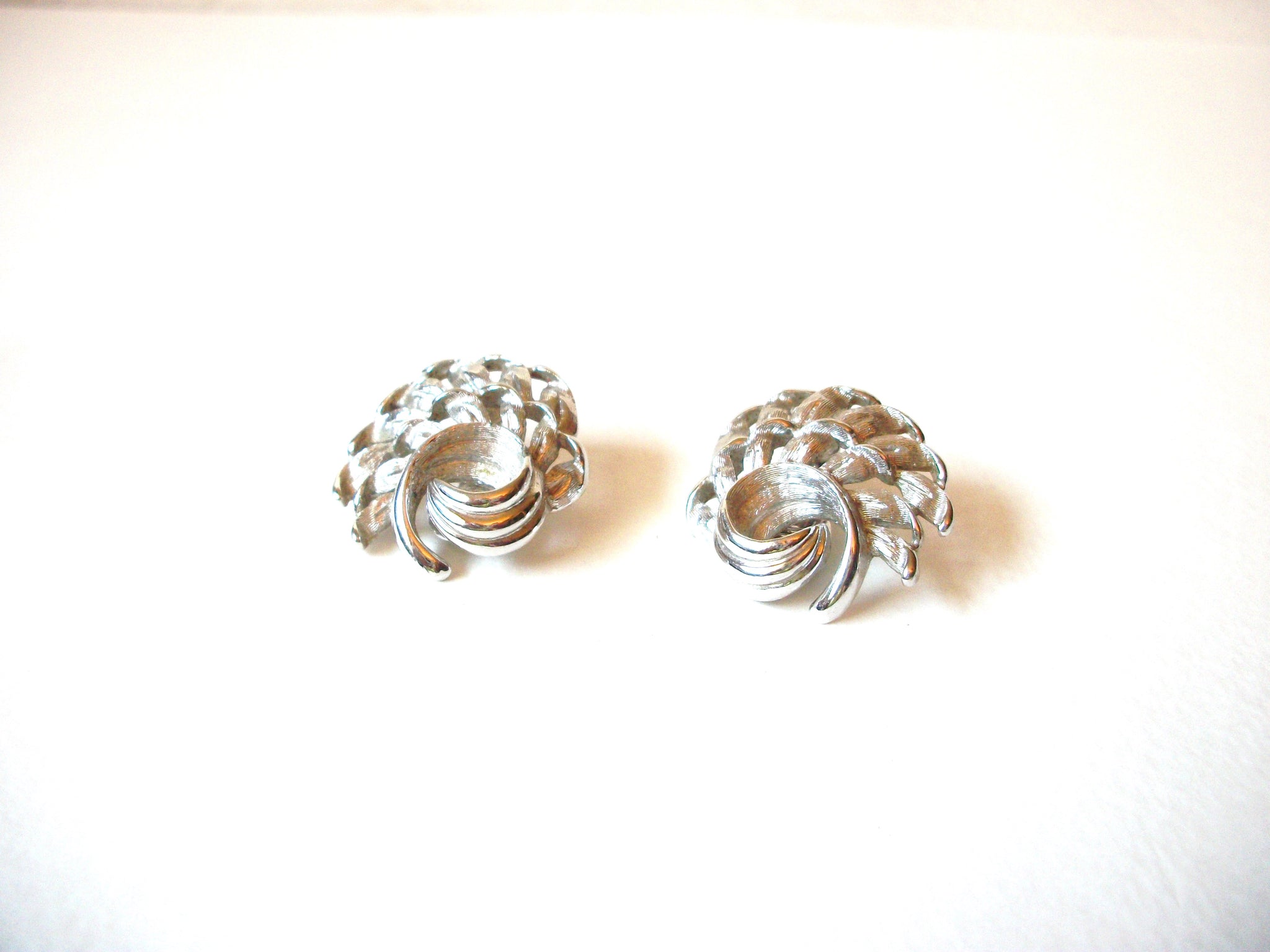 Vintage MONET Earrings 71218T