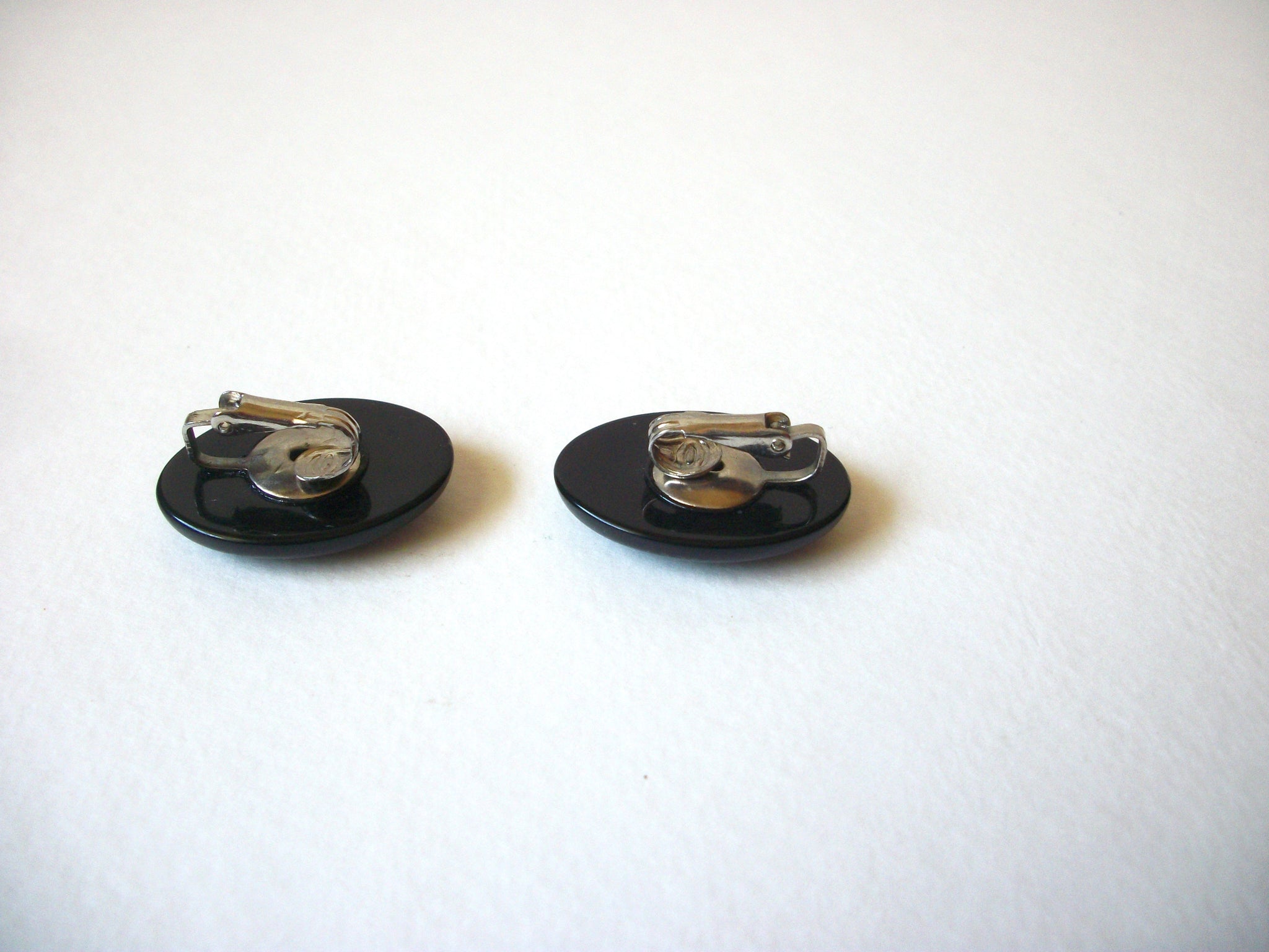 Retro 1970s Black Earrings 70720