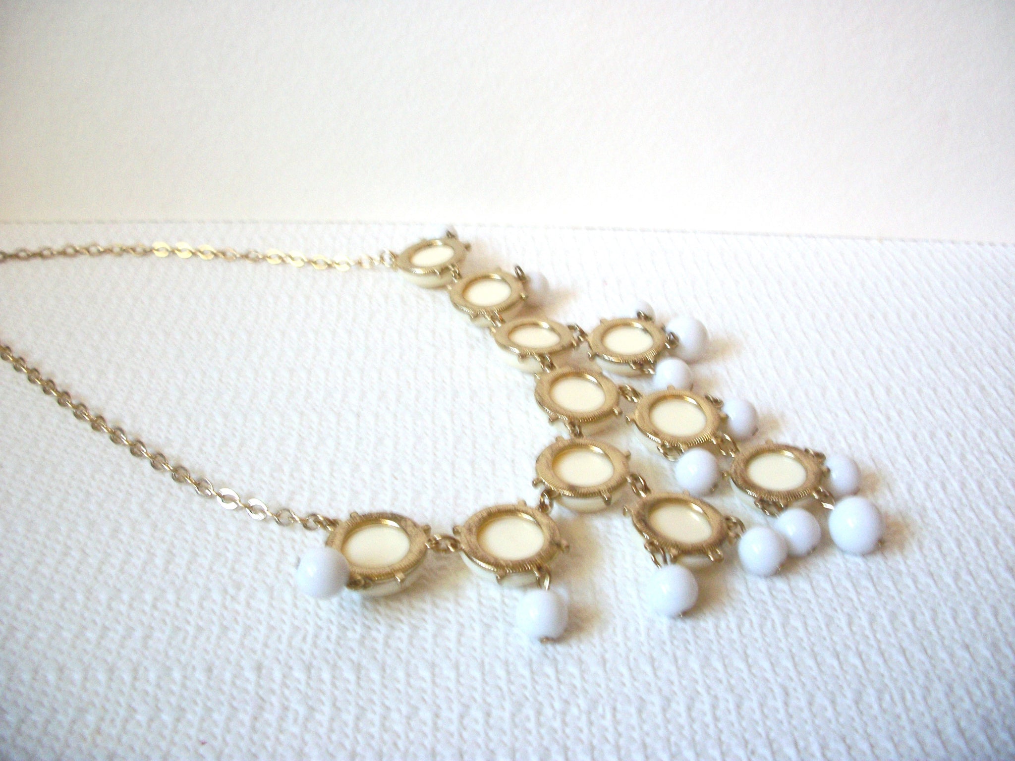 Retro Cream White Bib Necklace 101120