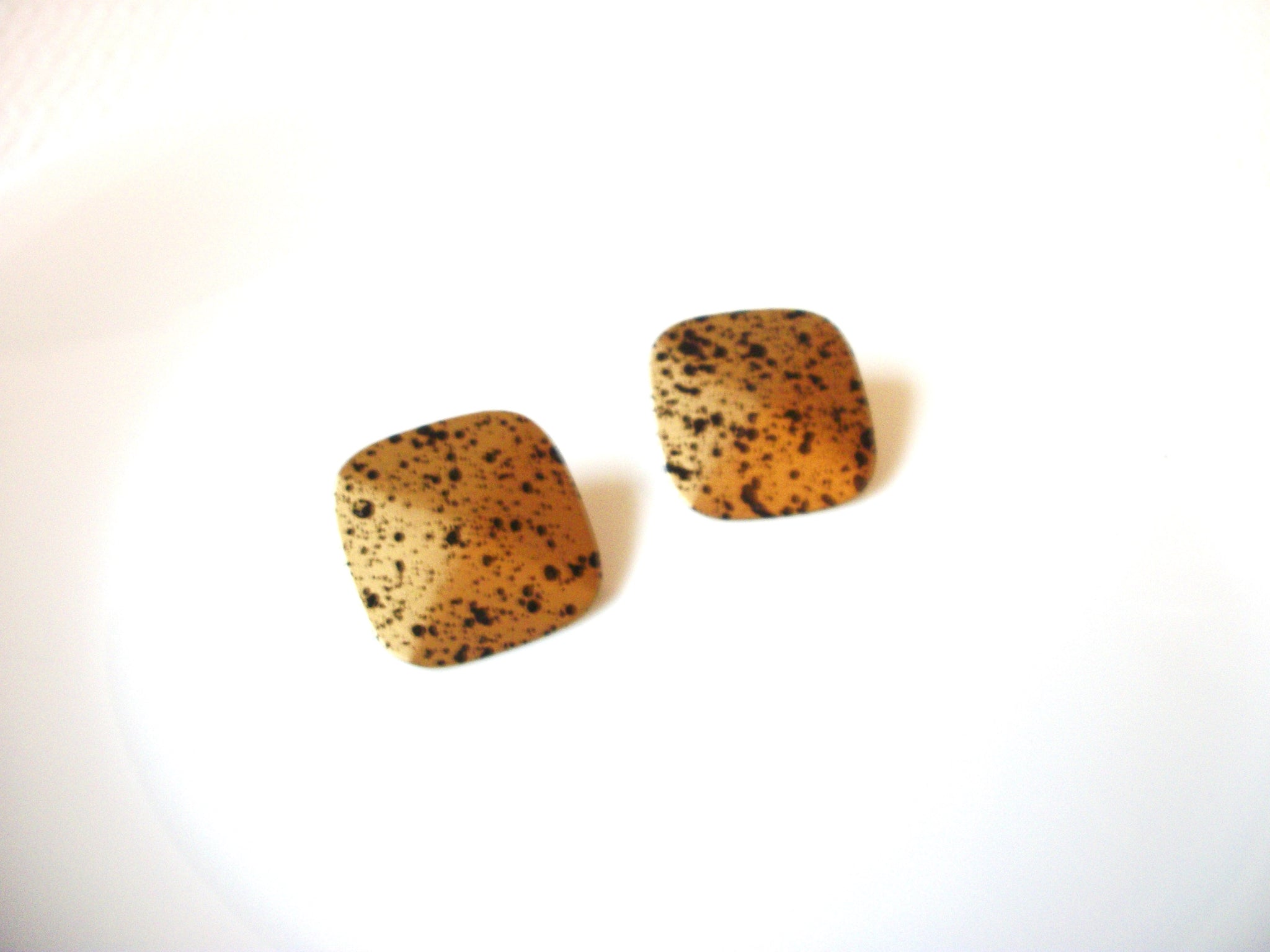 Vintage Gold Black Earrings 101620