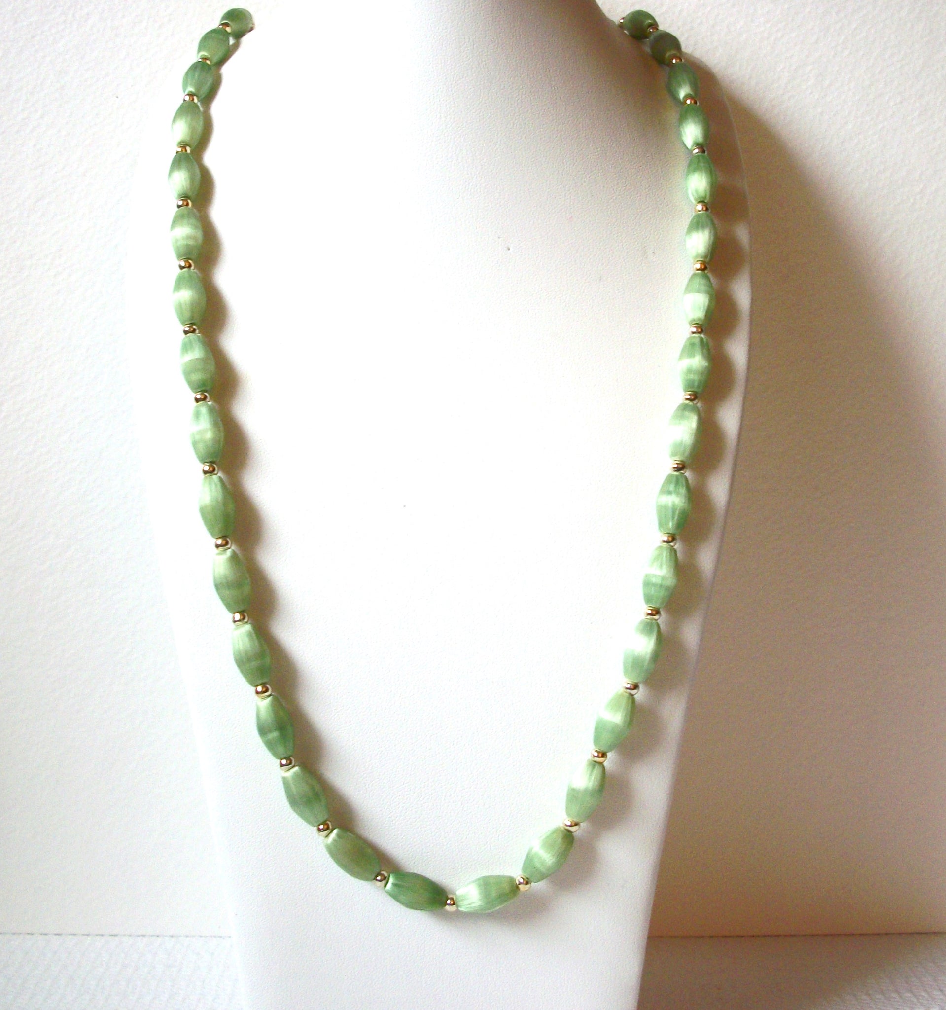 Retro Pastel Green Silk Necklace 101620