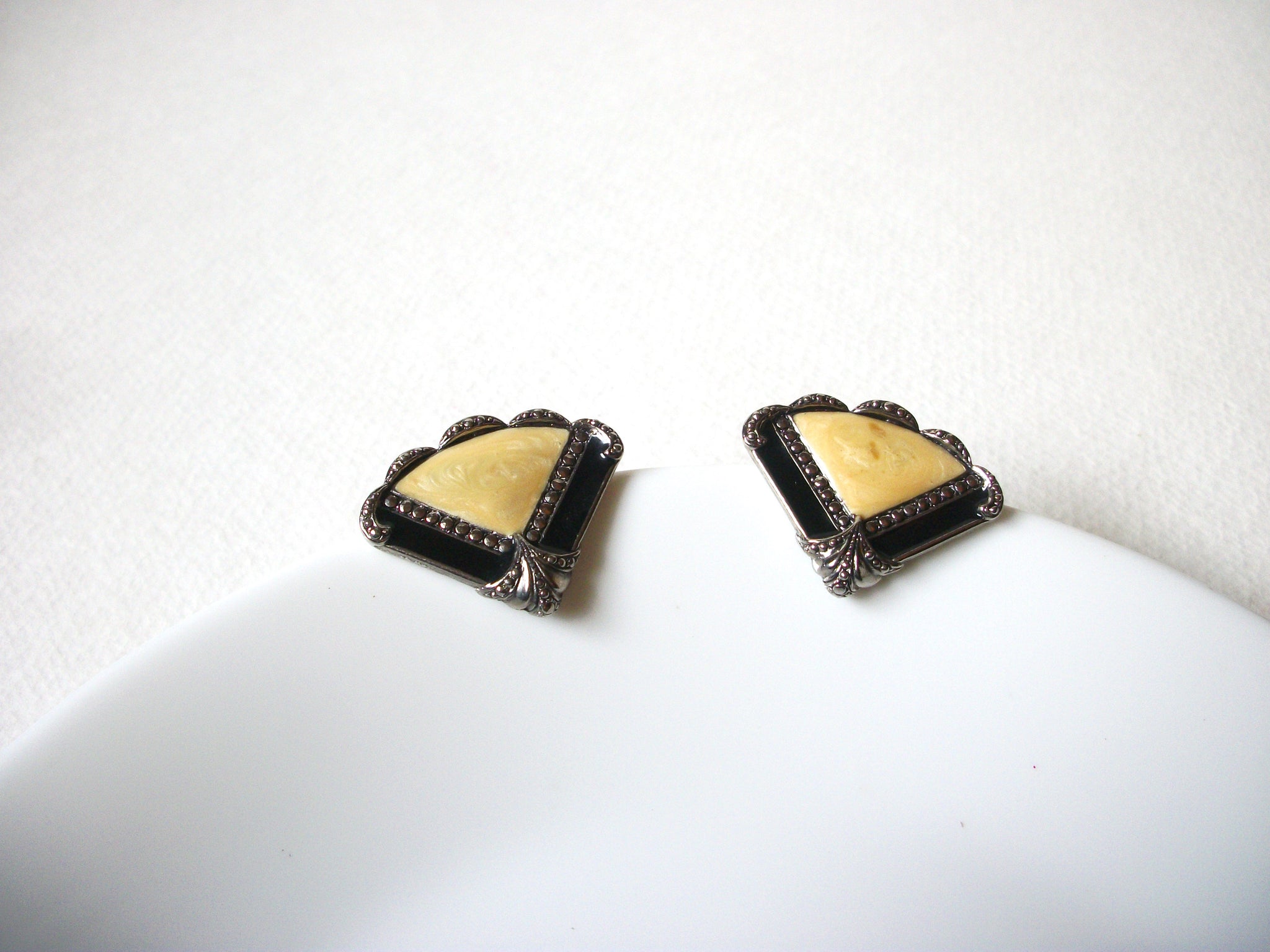 Vintage Black Gold Earrings 71720