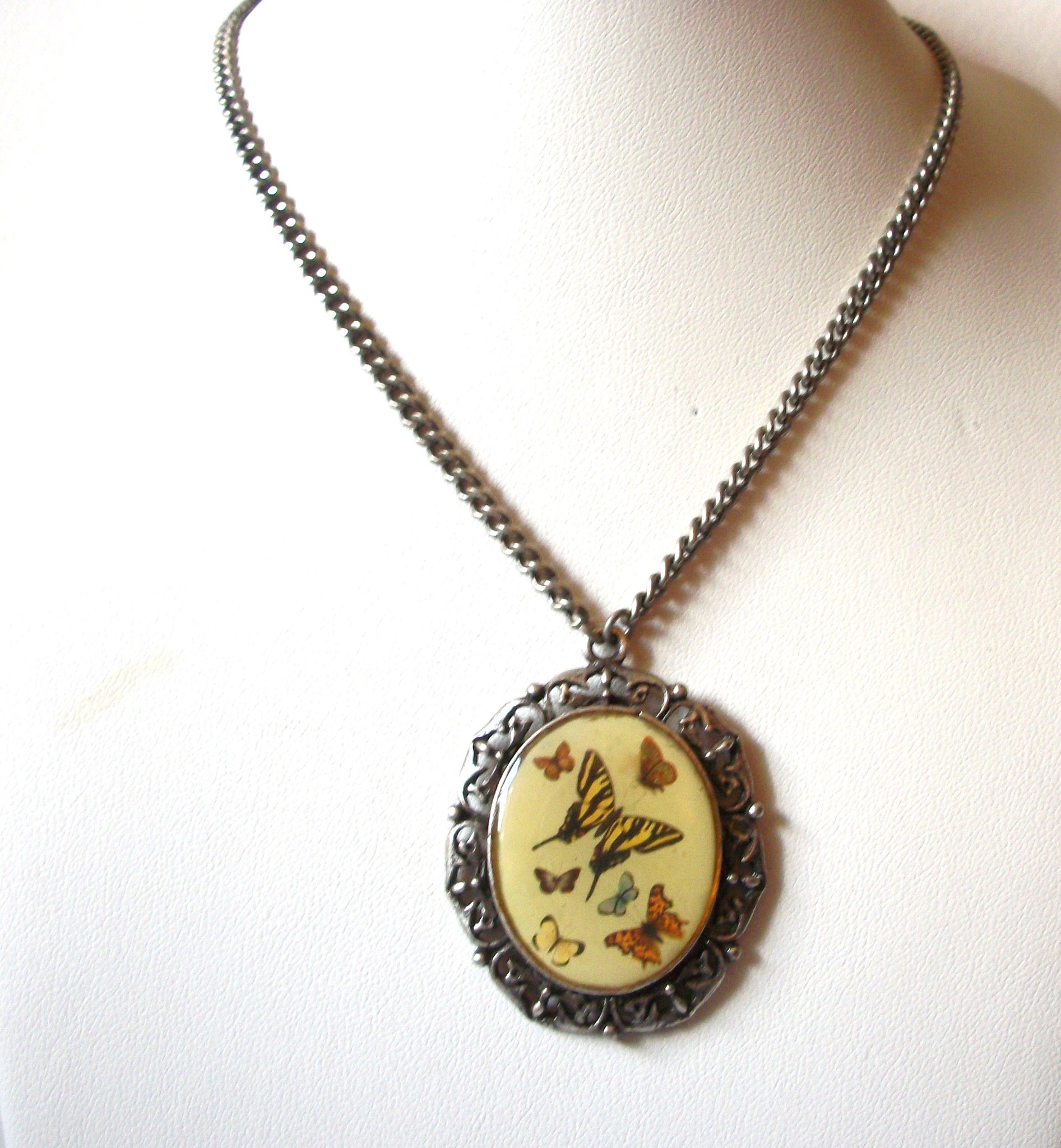 Vintage ICING Butterfly Necklace 80220