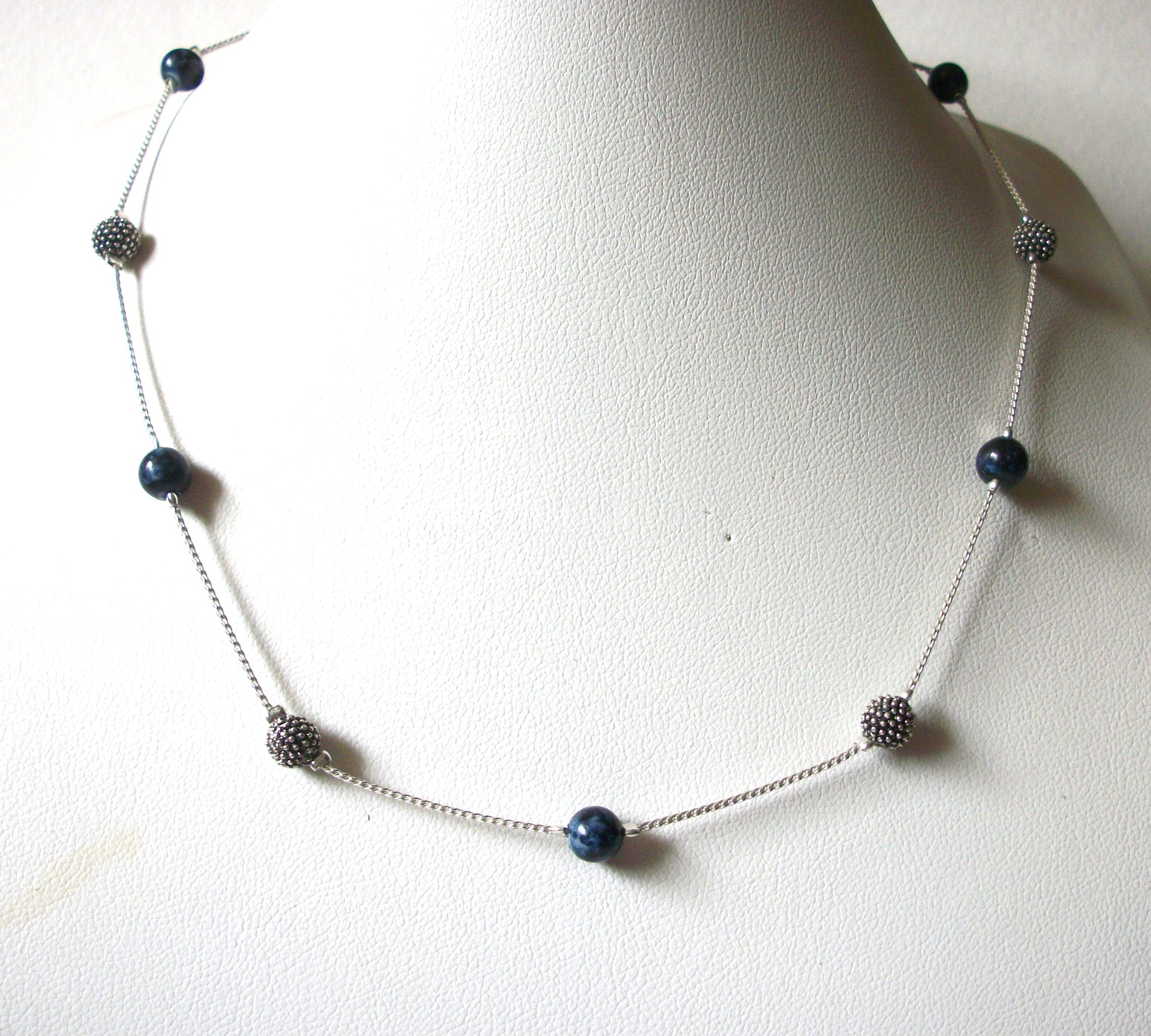 Dainty Vintage Glass Beads Necklace 80520