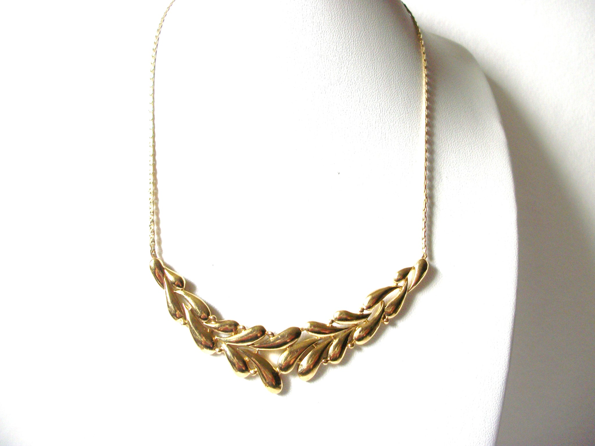 Vintage TRIFARI Gold Toned Necklace 80620