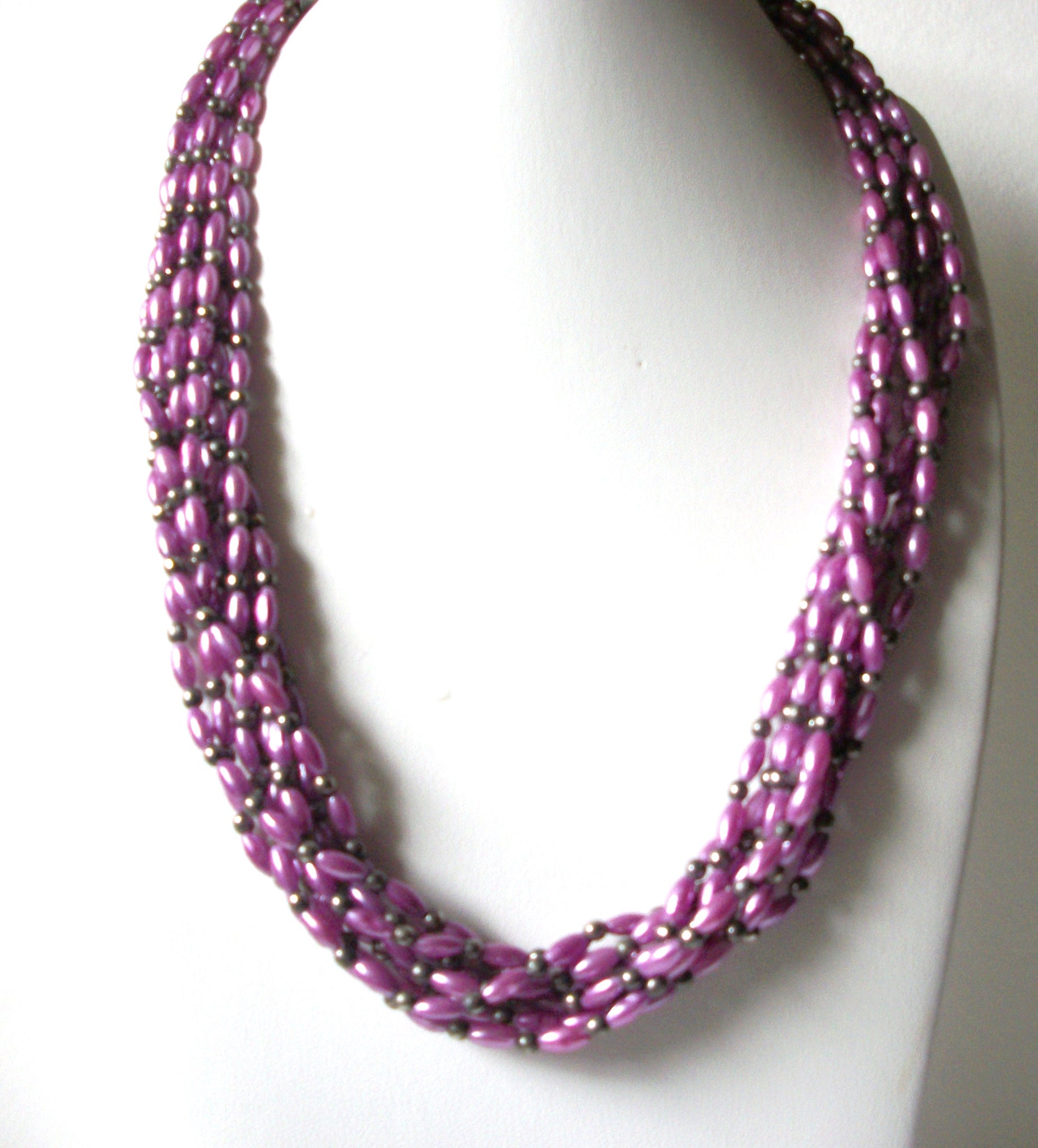 Vintage Purple Rose Glass Pearl Necklace 80620