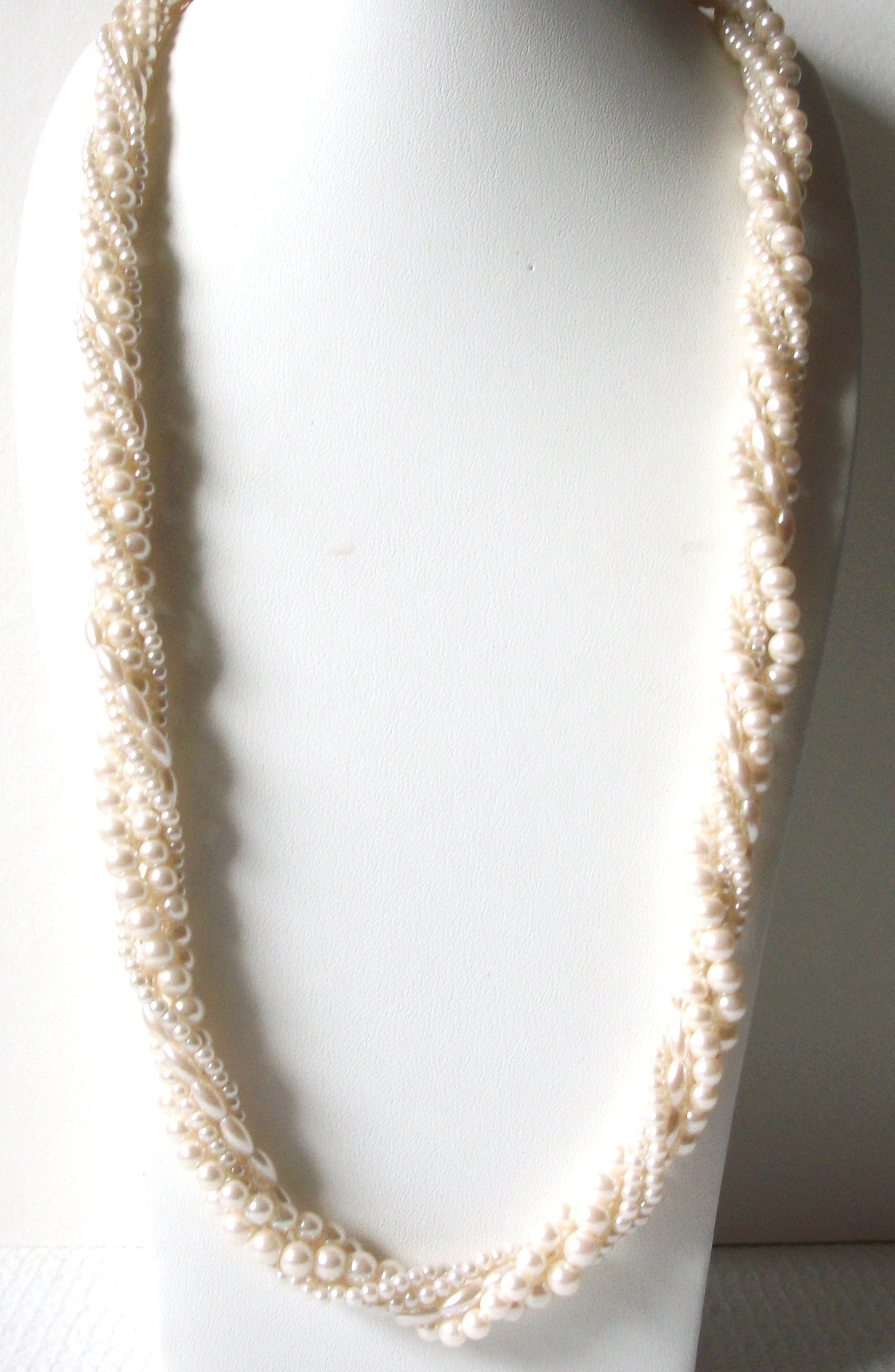 Glass Pearls Vintage Necklace 80620