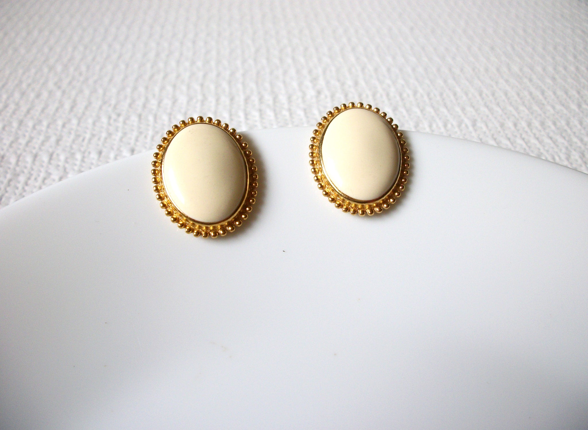 Vintage TRIFARI Earrings 80720